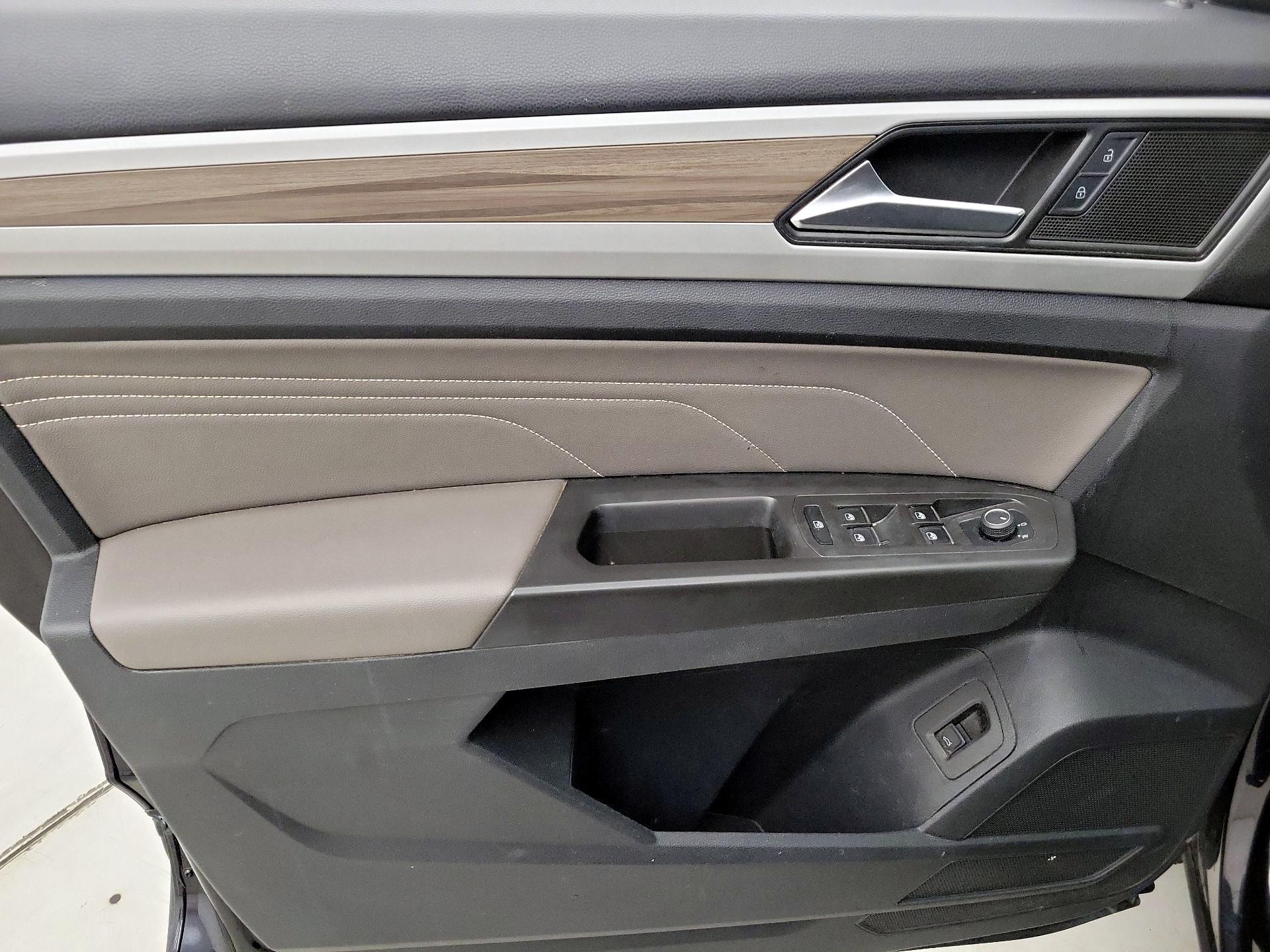 Thumbnail: 2022 Volkswagen Atlas - 12