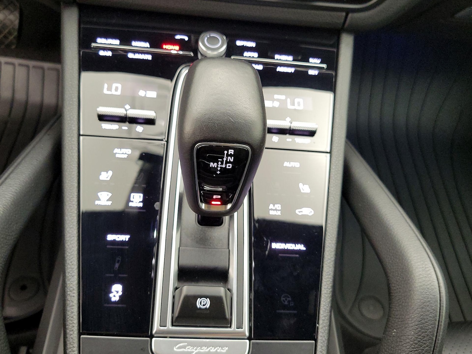 2020 Porsche Cayenne Base - Photo 18