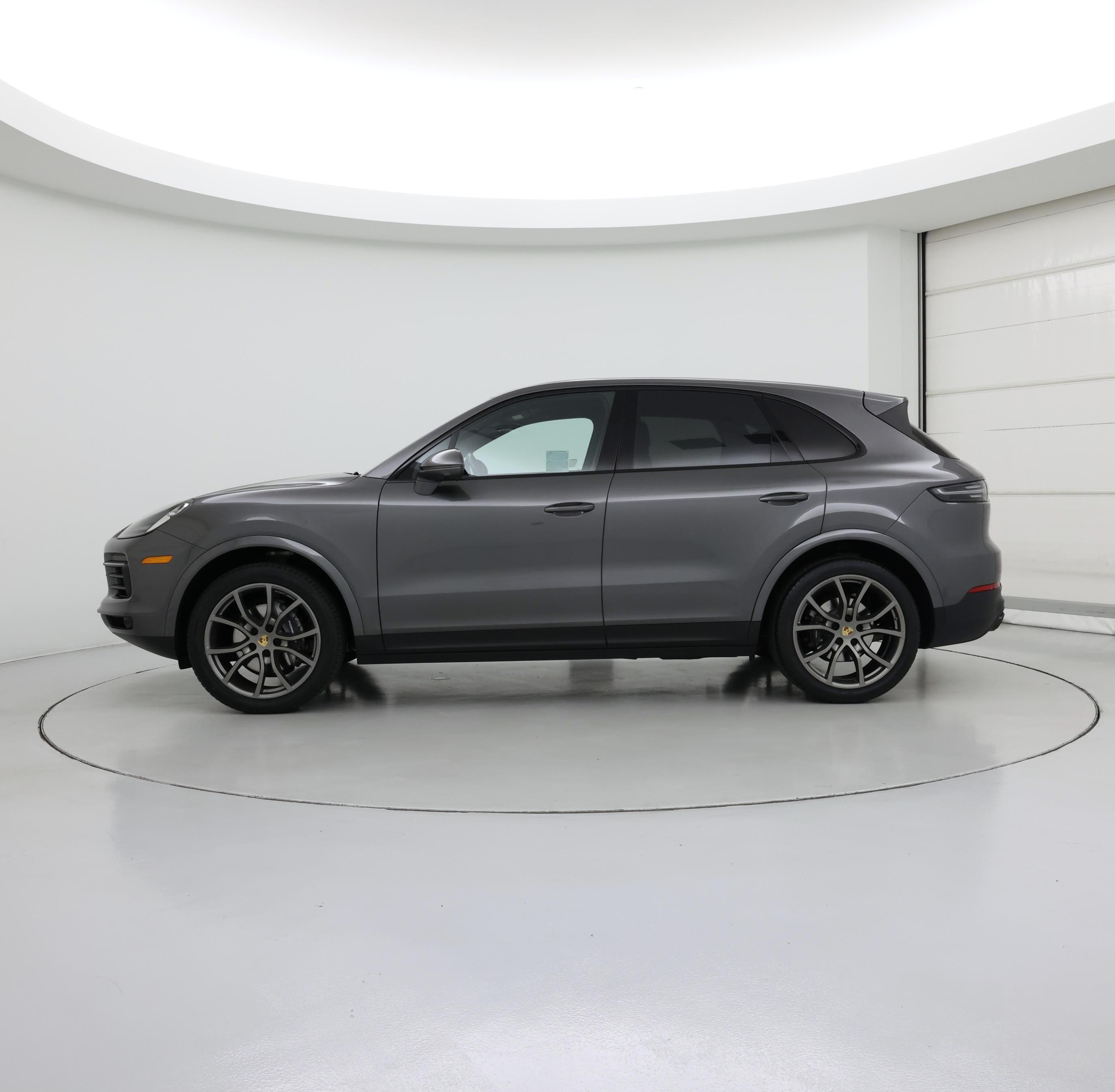 Thumbnail: 2020 Porsche Cayenne - 3