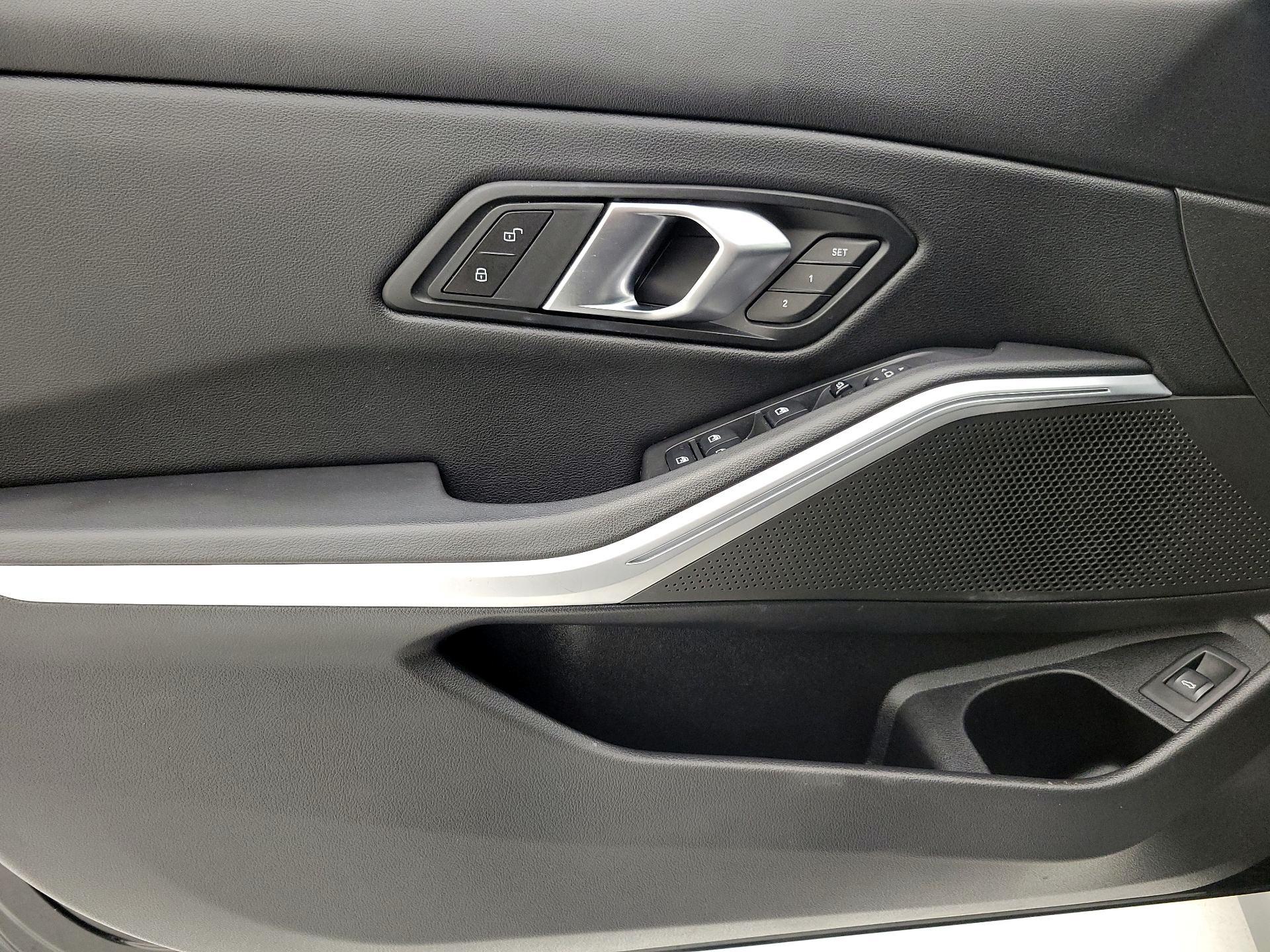 Thumbnail: 2024 BMW 3 Series - 12