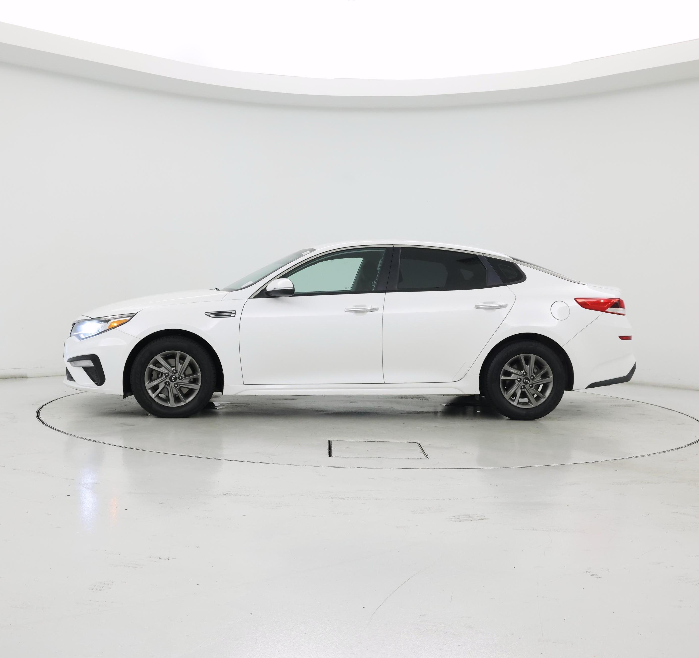 Thumbnail: 2019 Kia Optima - 3