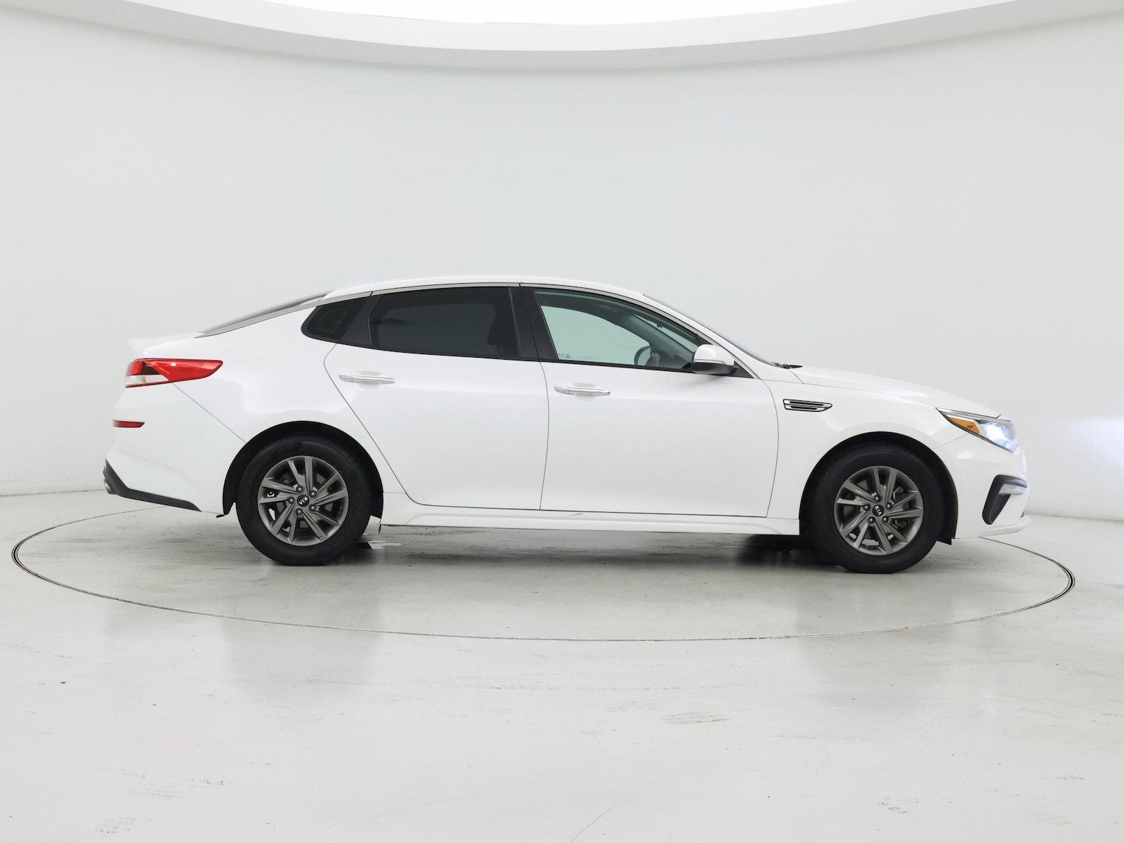 2019 Kia Optima LX - Photo 8