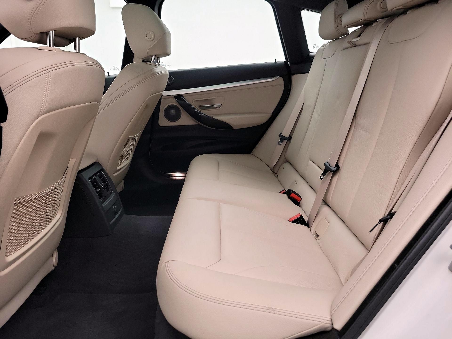 Thumbnail: 2017 BMW 3 Series - 20