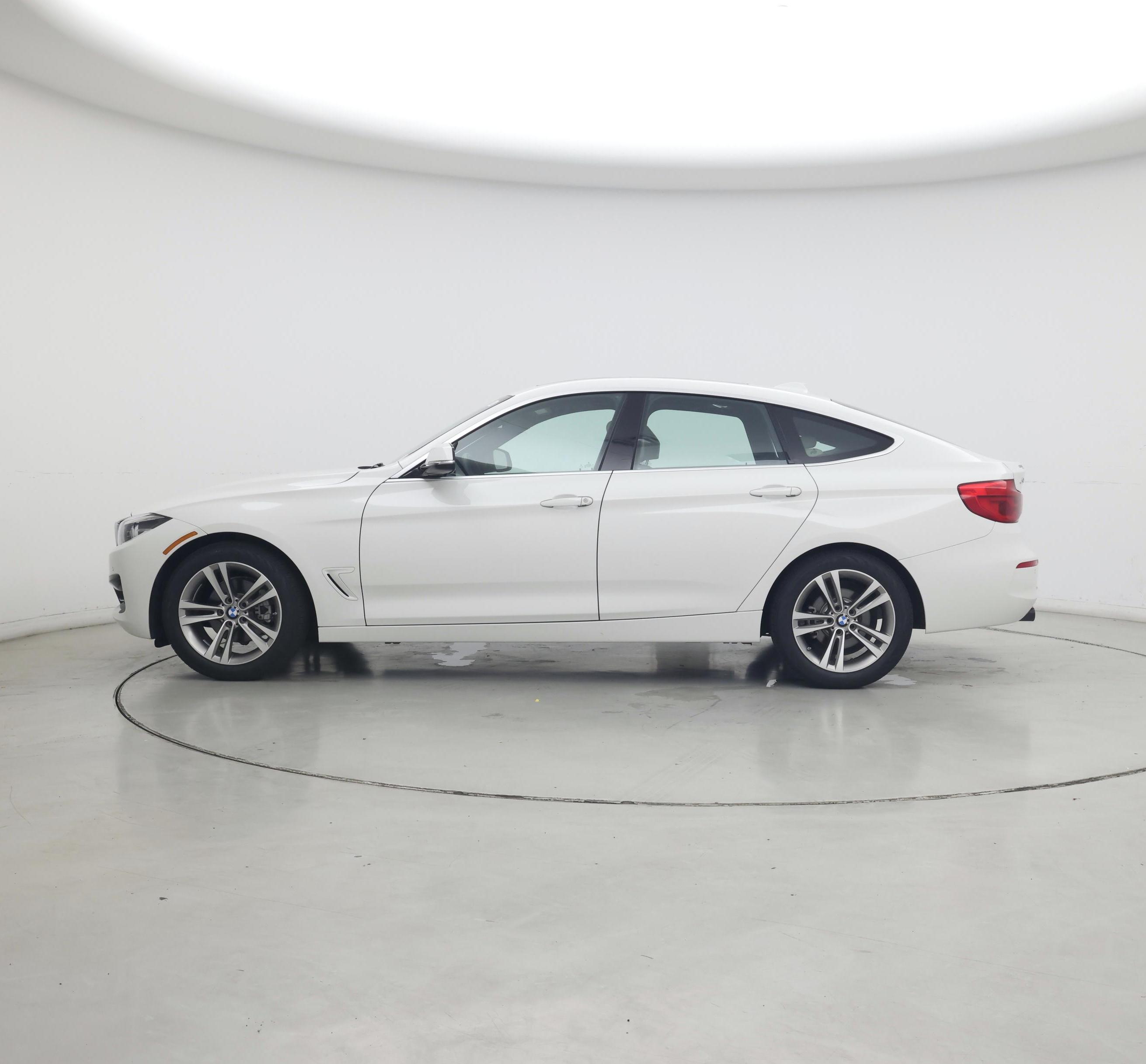Thumbnail: 2017 BMW 3 Series - 3