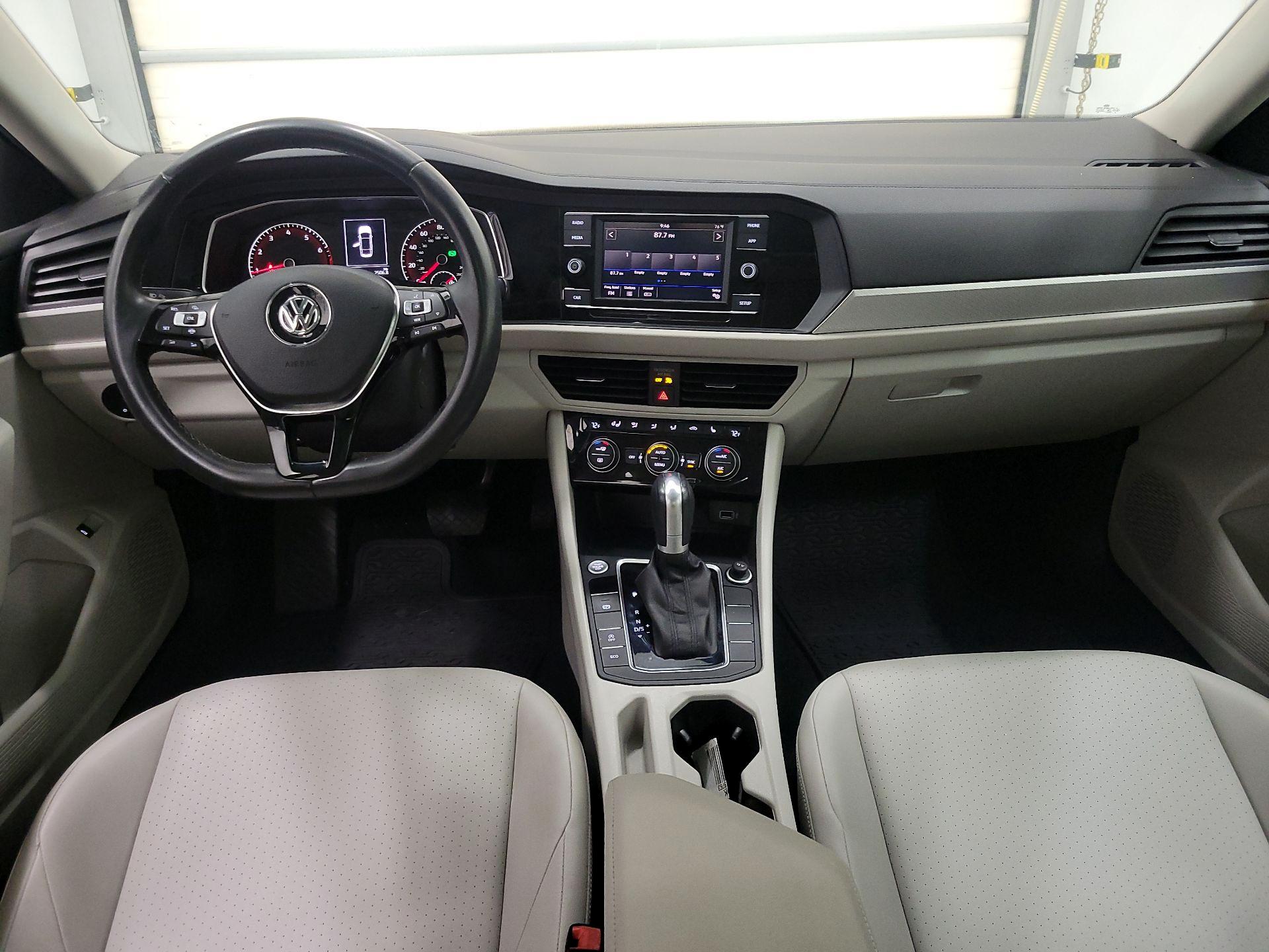 Thumbnail: 2019 Volkswagen Jetta - 9