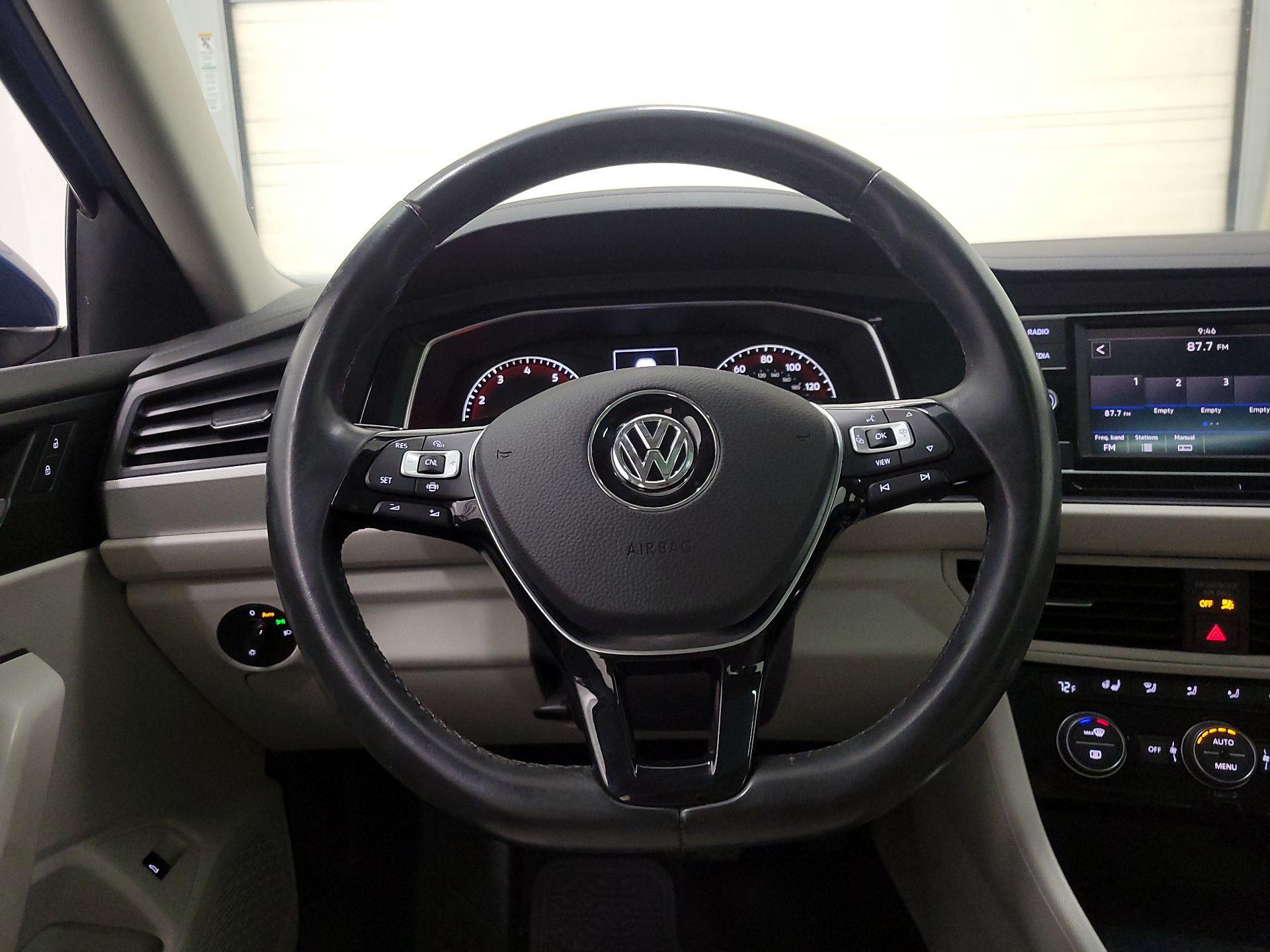 Thumbnail: 2019 Volkswagen Jetta - 10