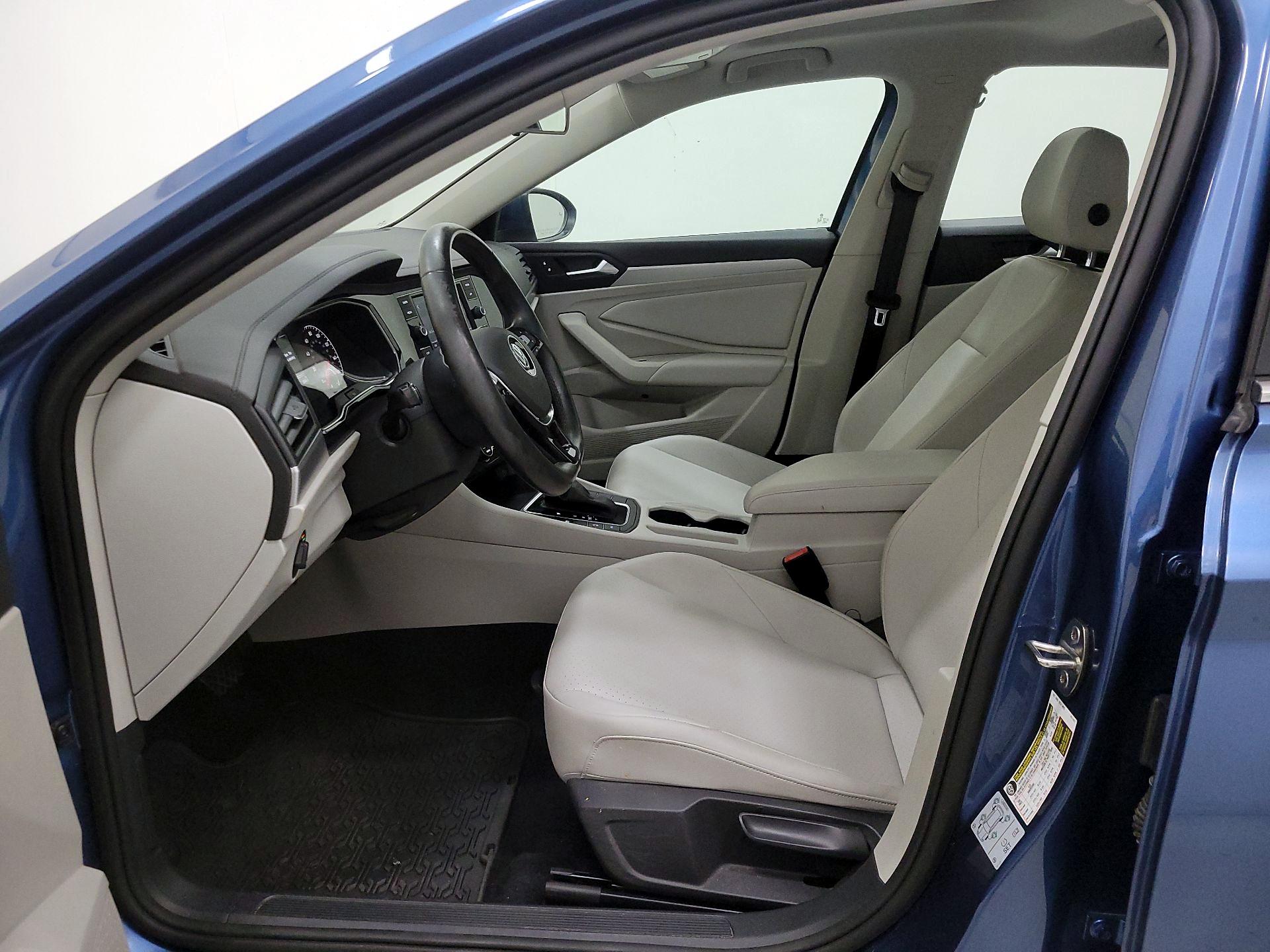 Thumbnail: 2019 Volkswagen Jetta - 11