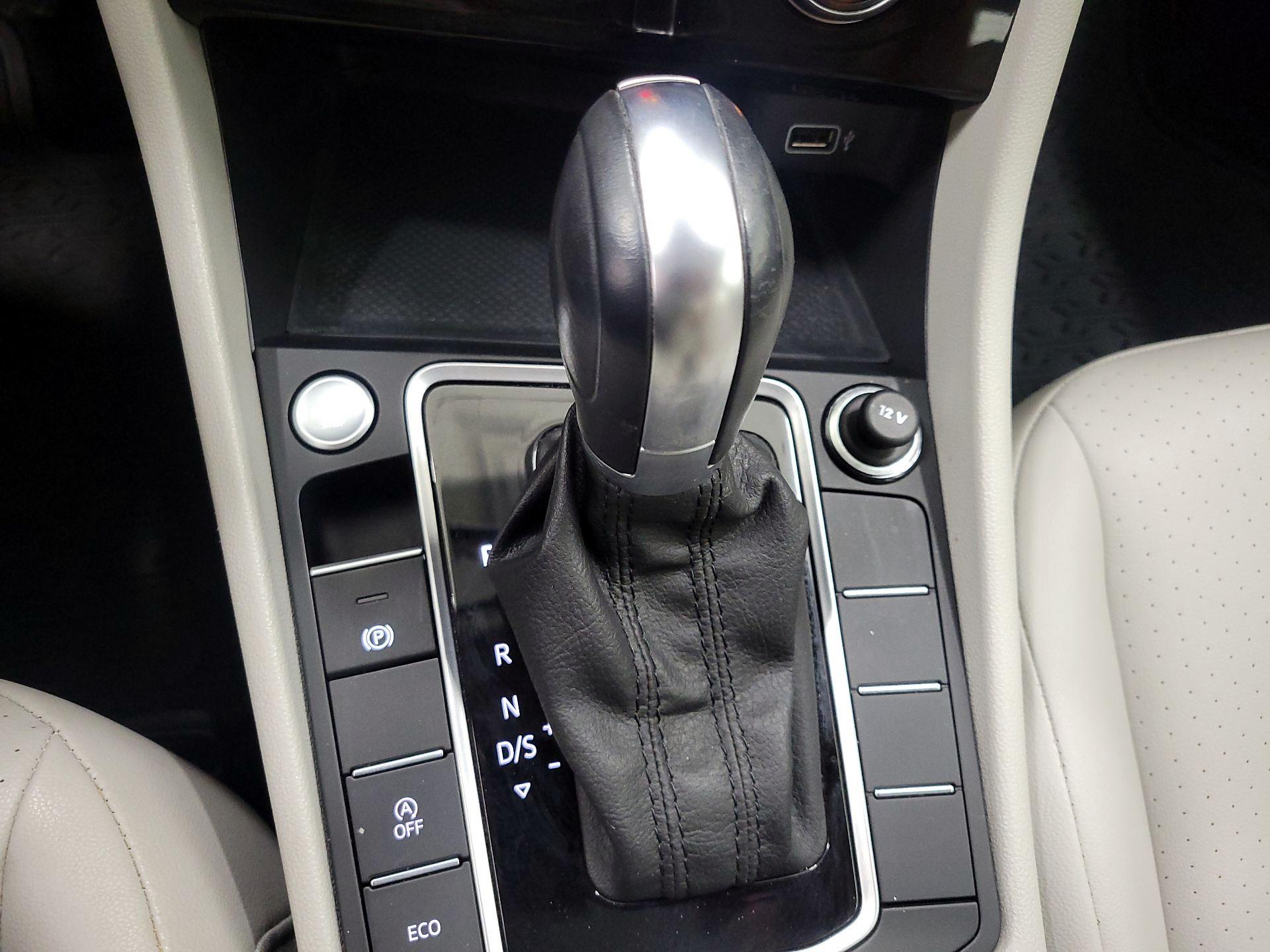 Thumbnail: 2019 Volkswagen Jetta - 17