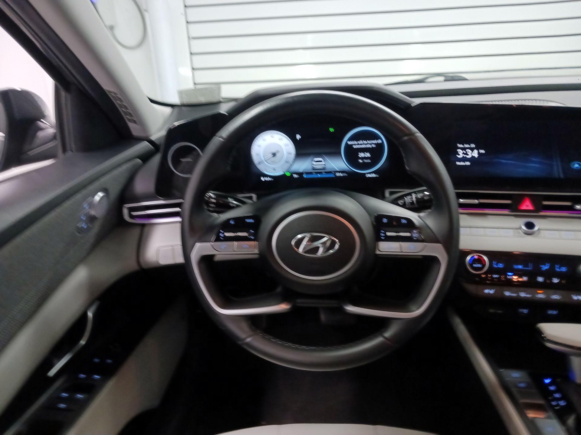 Thumbnail: 2023 Hyundai Elantra - 10