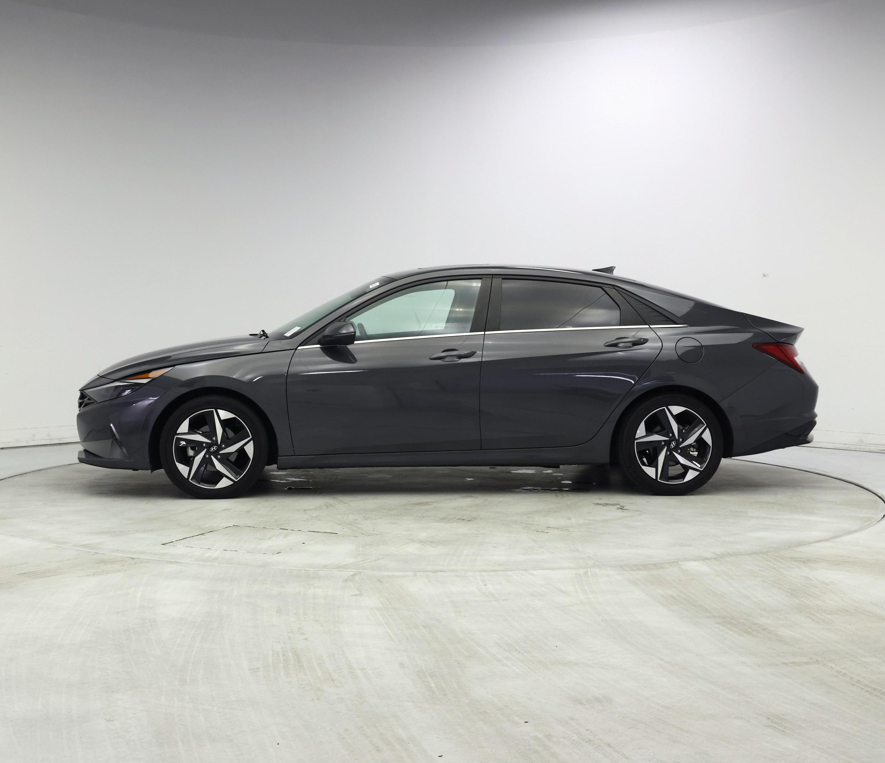 Thumbnail: 2023 Hyundai Elantra - 3