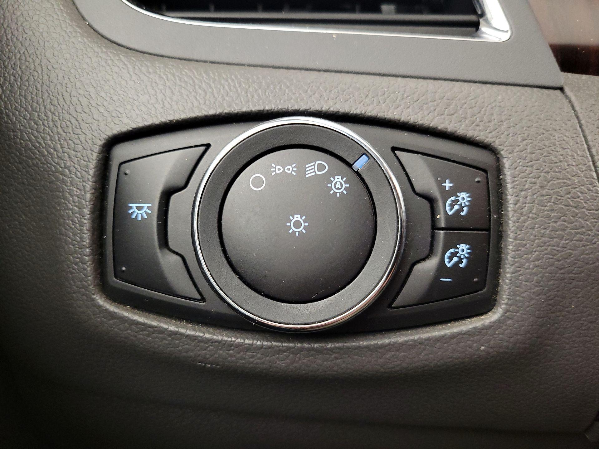 Thumbnail: 2014 Ford Edge - 13