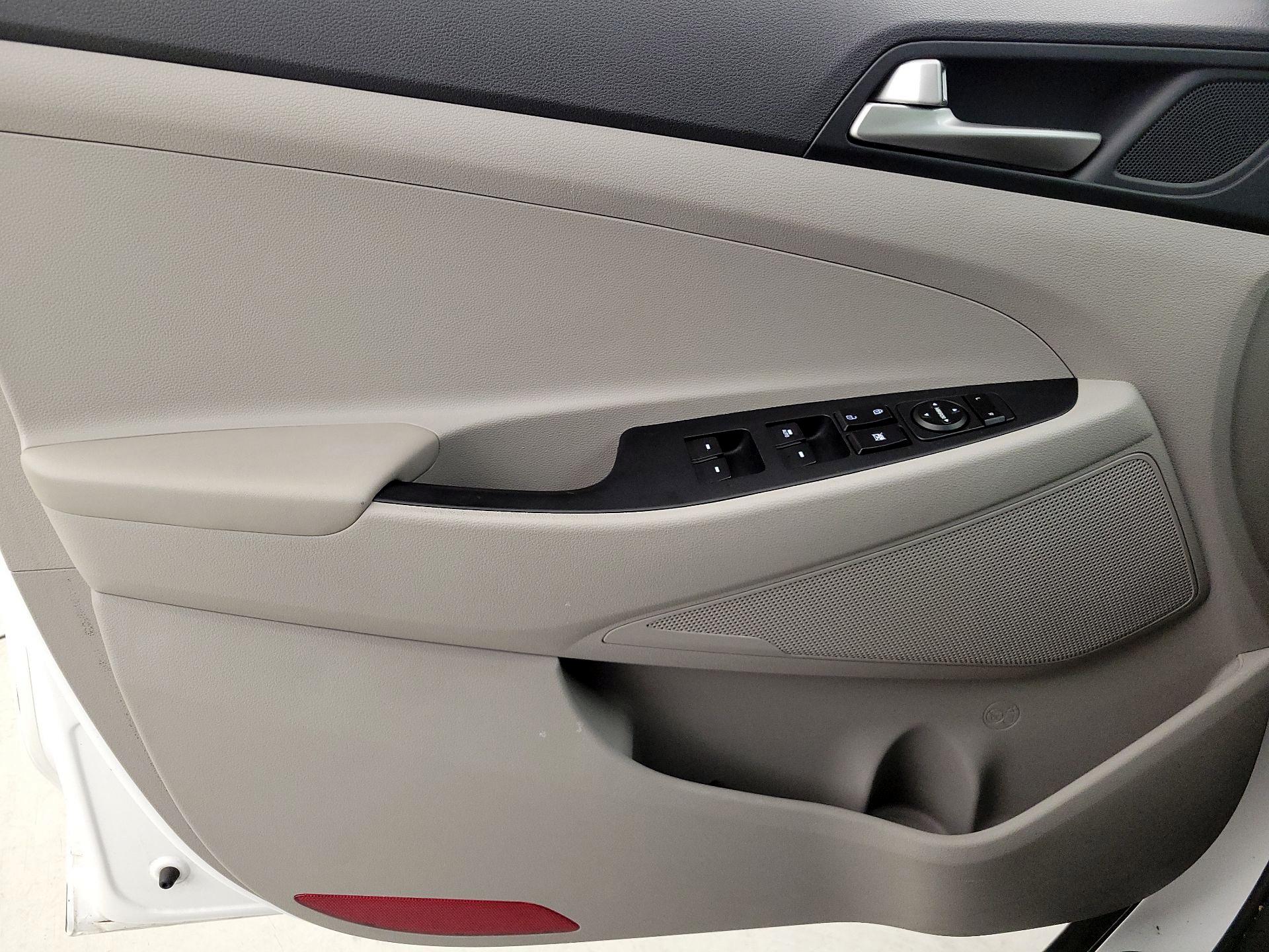 Thumbnail: 2019 Hyundai Tucson - 12