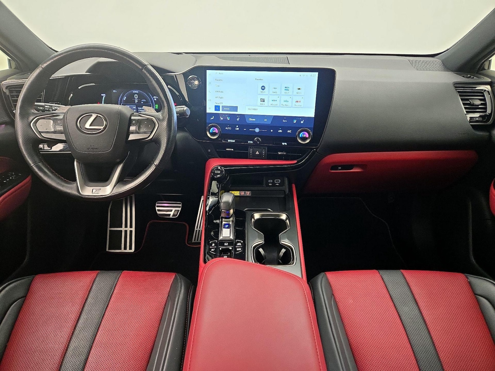 2024 Lexus NX PHEV 450h+ - Photo 10
