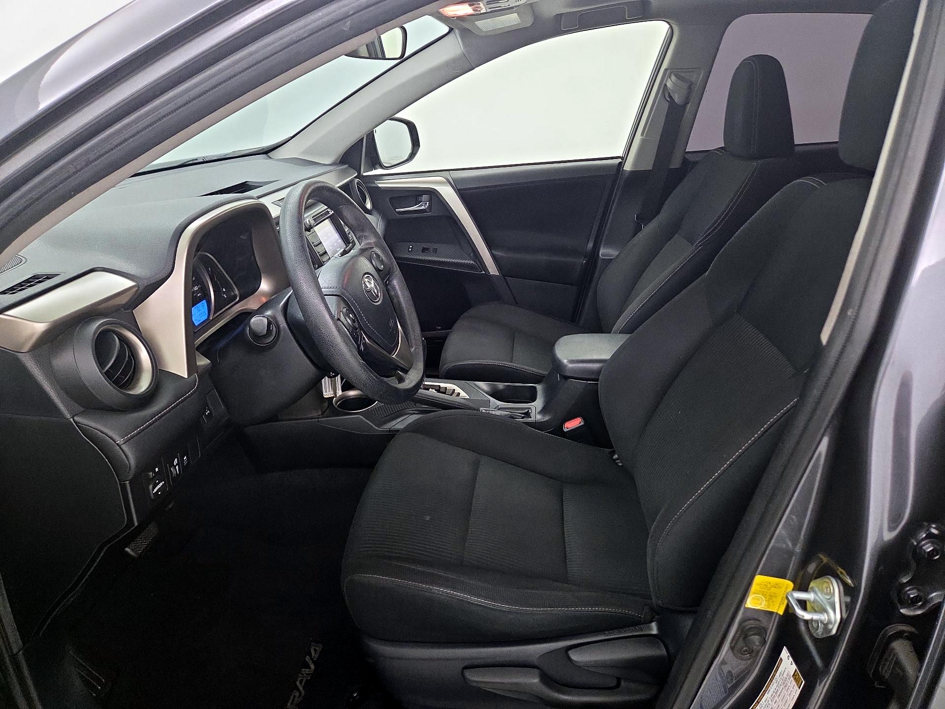 Thumbnail: 2015 Toyota RAV4 - 11