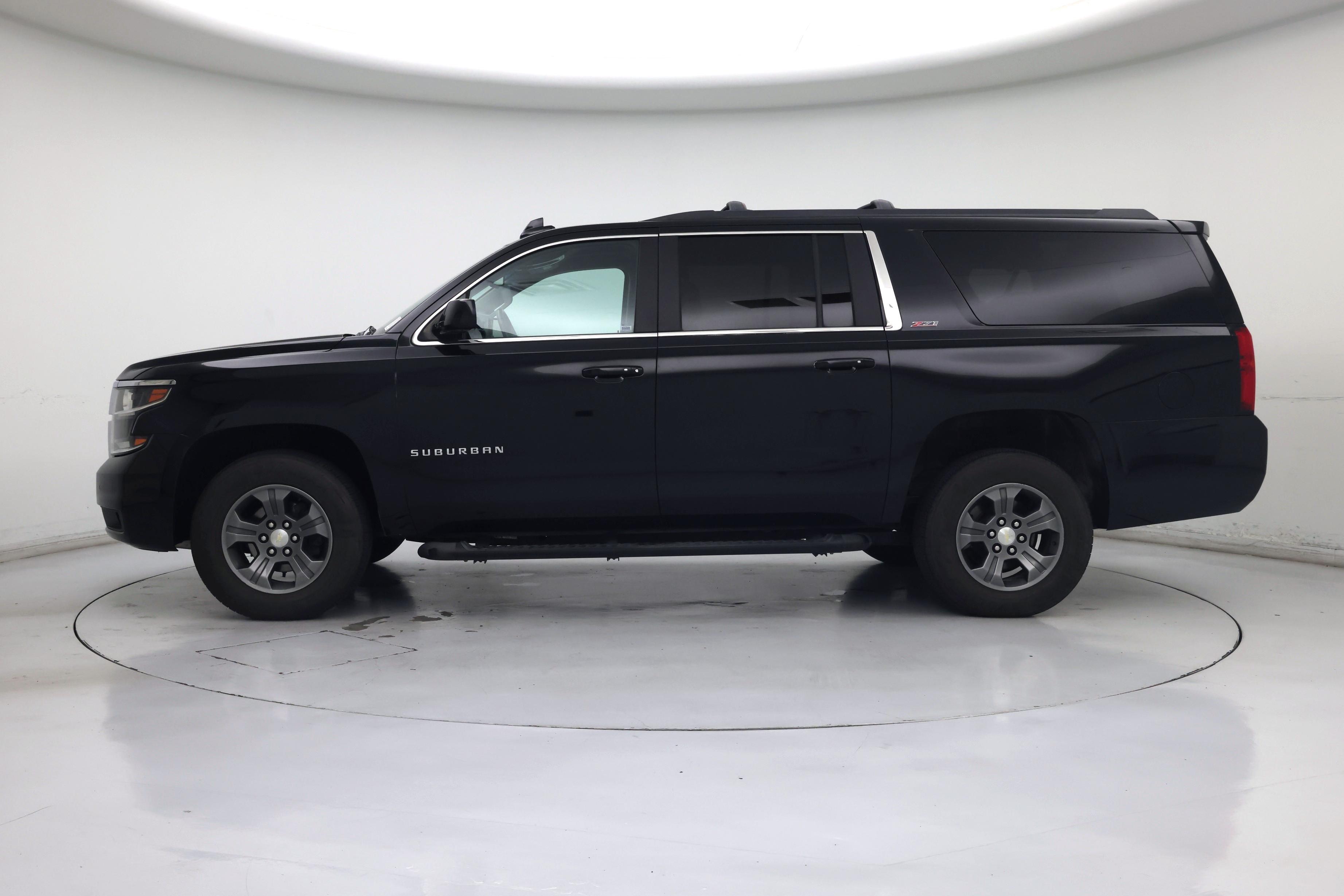 Thumbnail: 2017 Chevrolet Suburban - 3