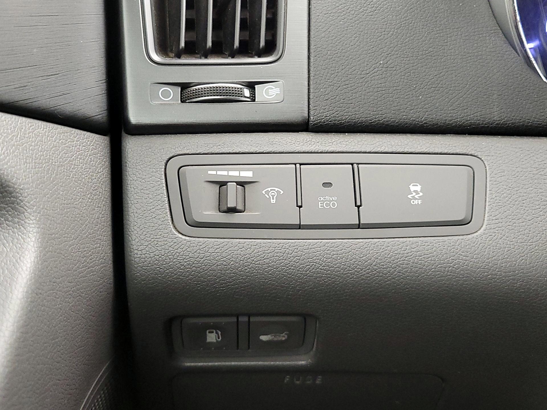 Thumbnail: 2014 Hyundai Sonata - 13