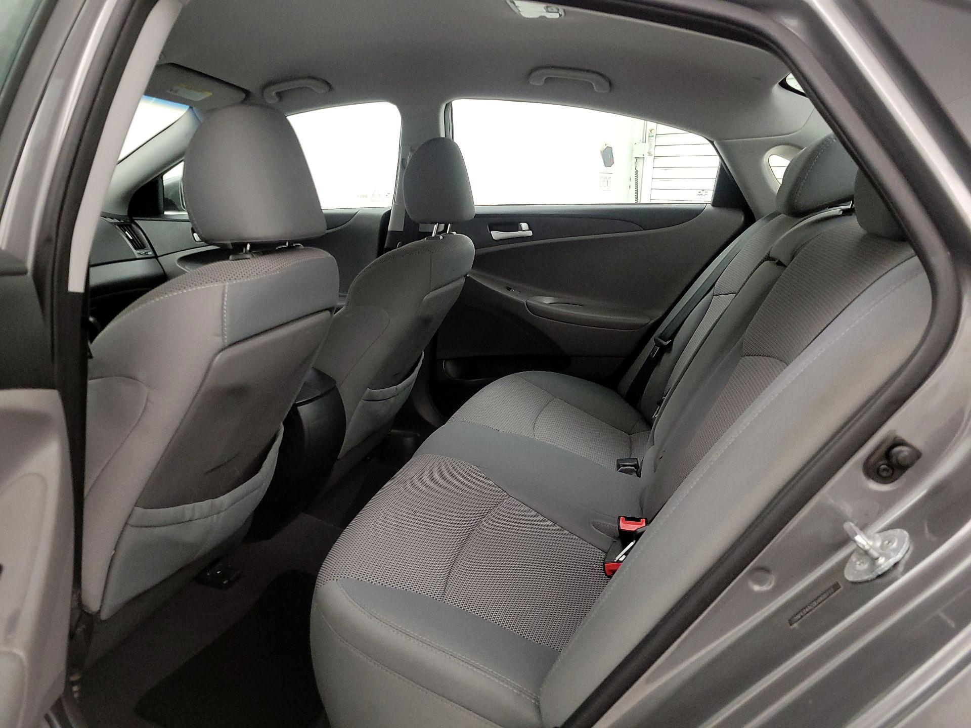 Thumbnail: 2014 Hyundai Sonata - 18
