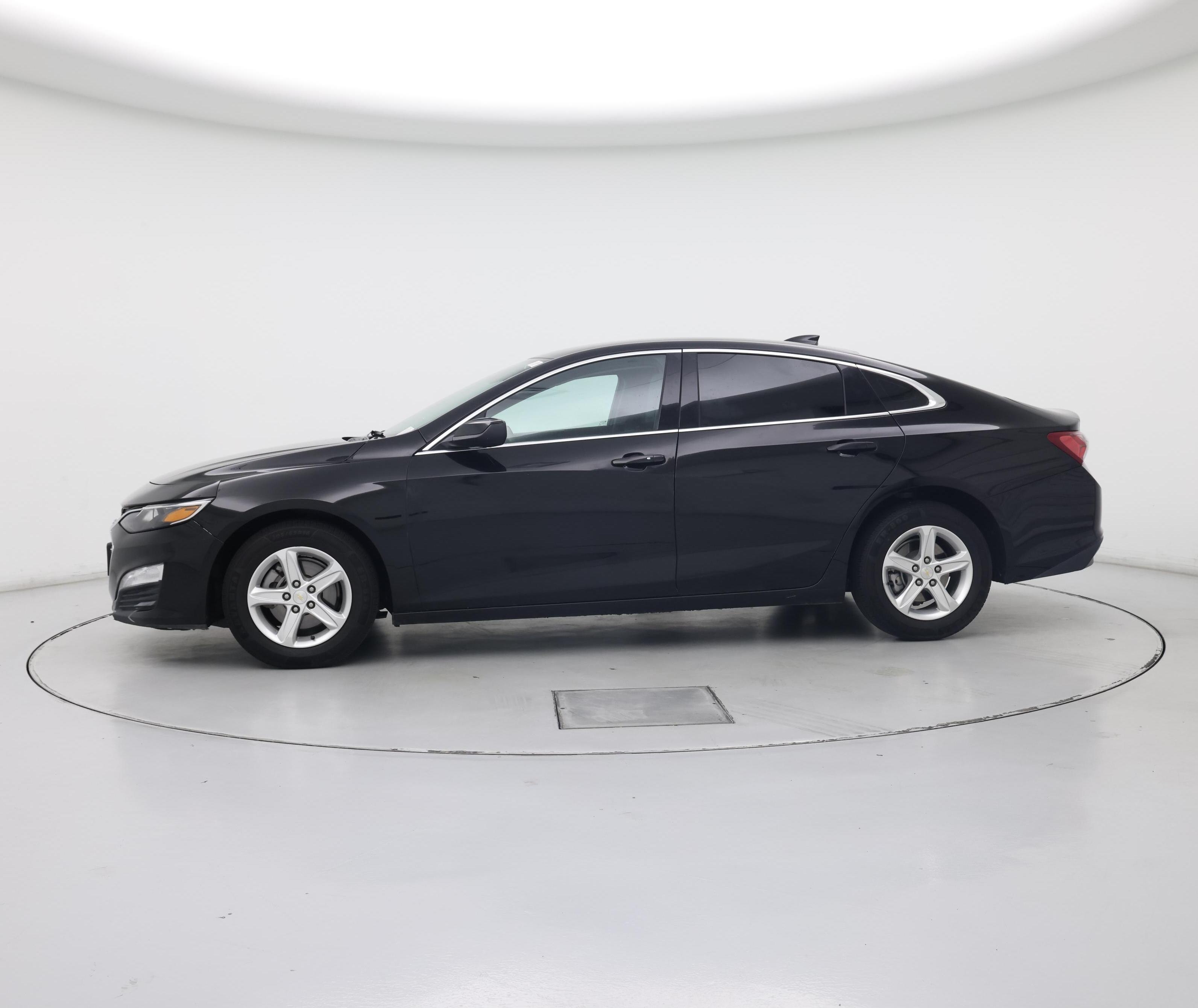 Thumbnail: 2022 Chevrolet Malibu - 3