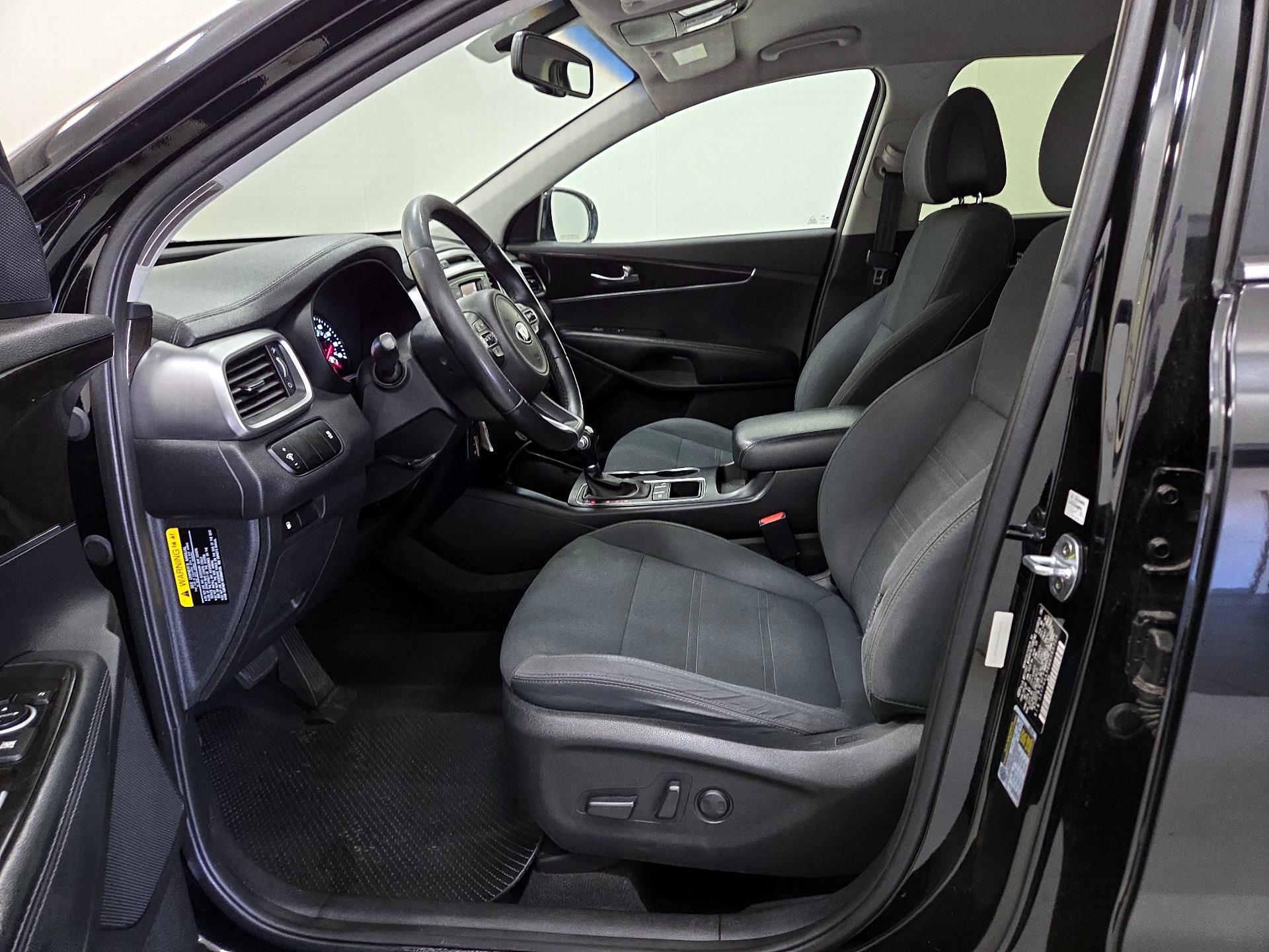 Thumbnail: 2016 Kia Sorento - 11