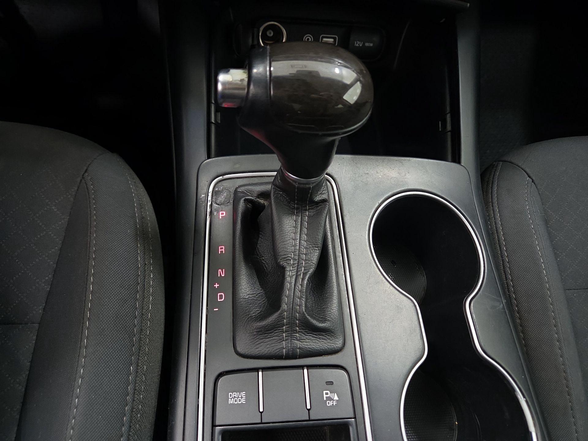 Thumbnail: 2016 Kia Sorento - 17
