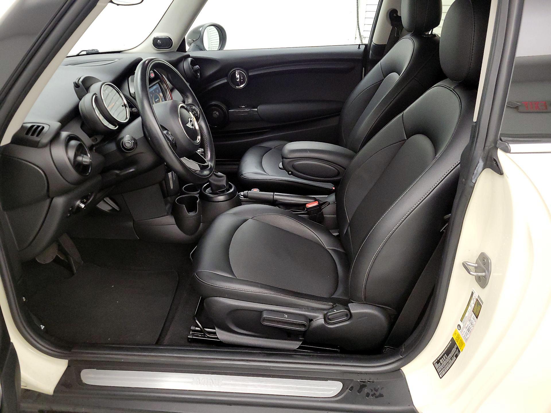 Thumbnail: 2017 MINI Cooper Hardtop - 11
