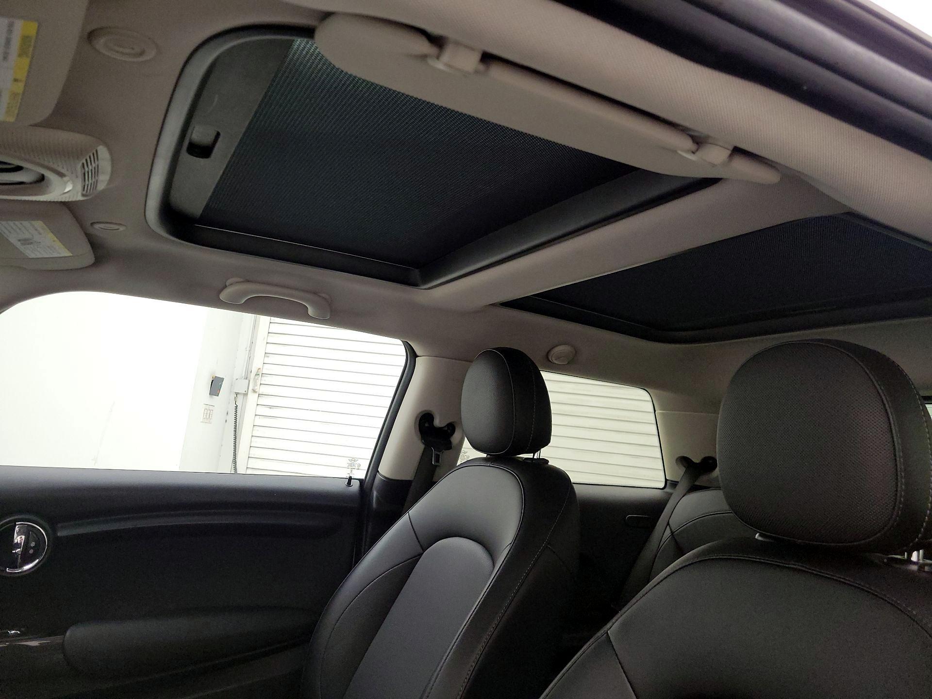 Thumbnail: 2017 MINI Cooper Hardtop - 18