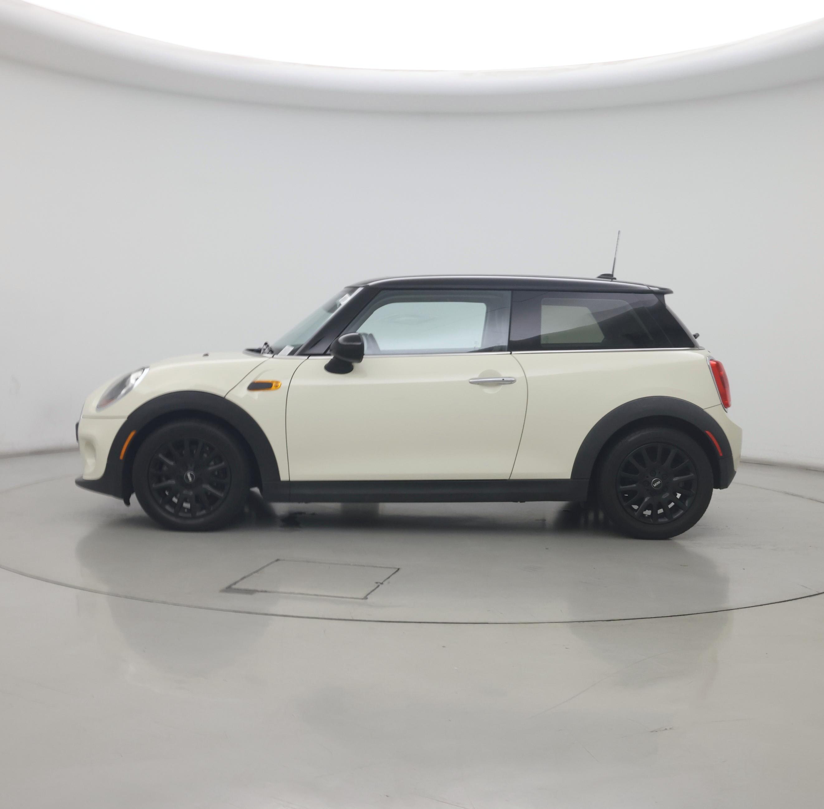 Thumbnail: 2017 MINI Cooper Hardtop - 3