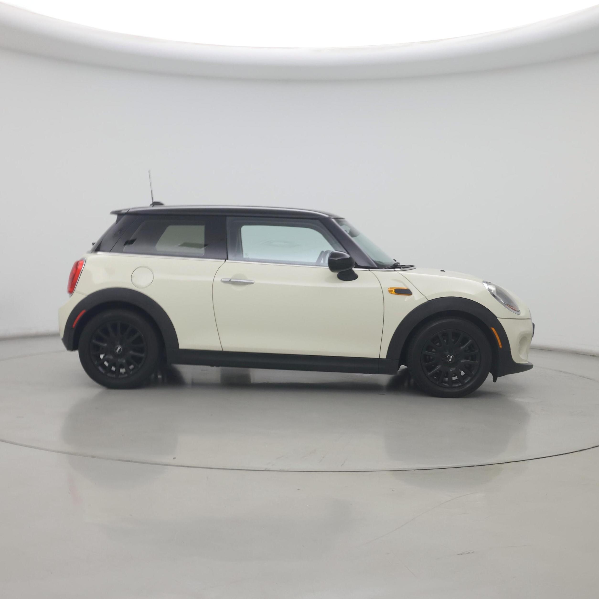 Thumbnail: 2017 MINI Cooper Hardtop - 7
