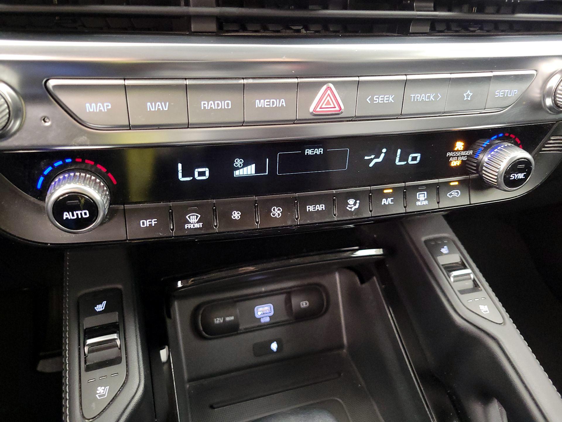 Thumbnail: 2020 Kia Telluride - 17
