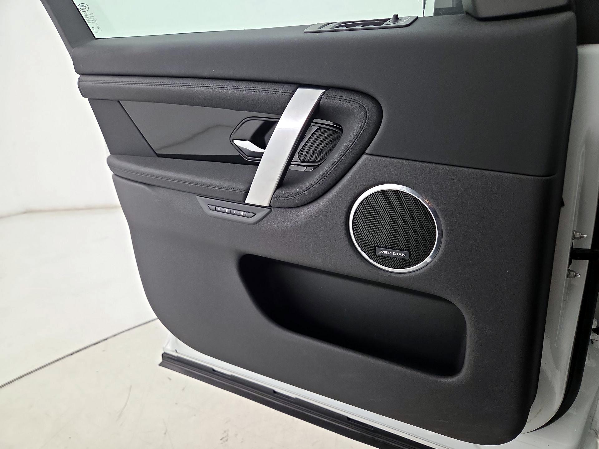 Thumbnail: 2024 Land Rover Discovery Sport - 12