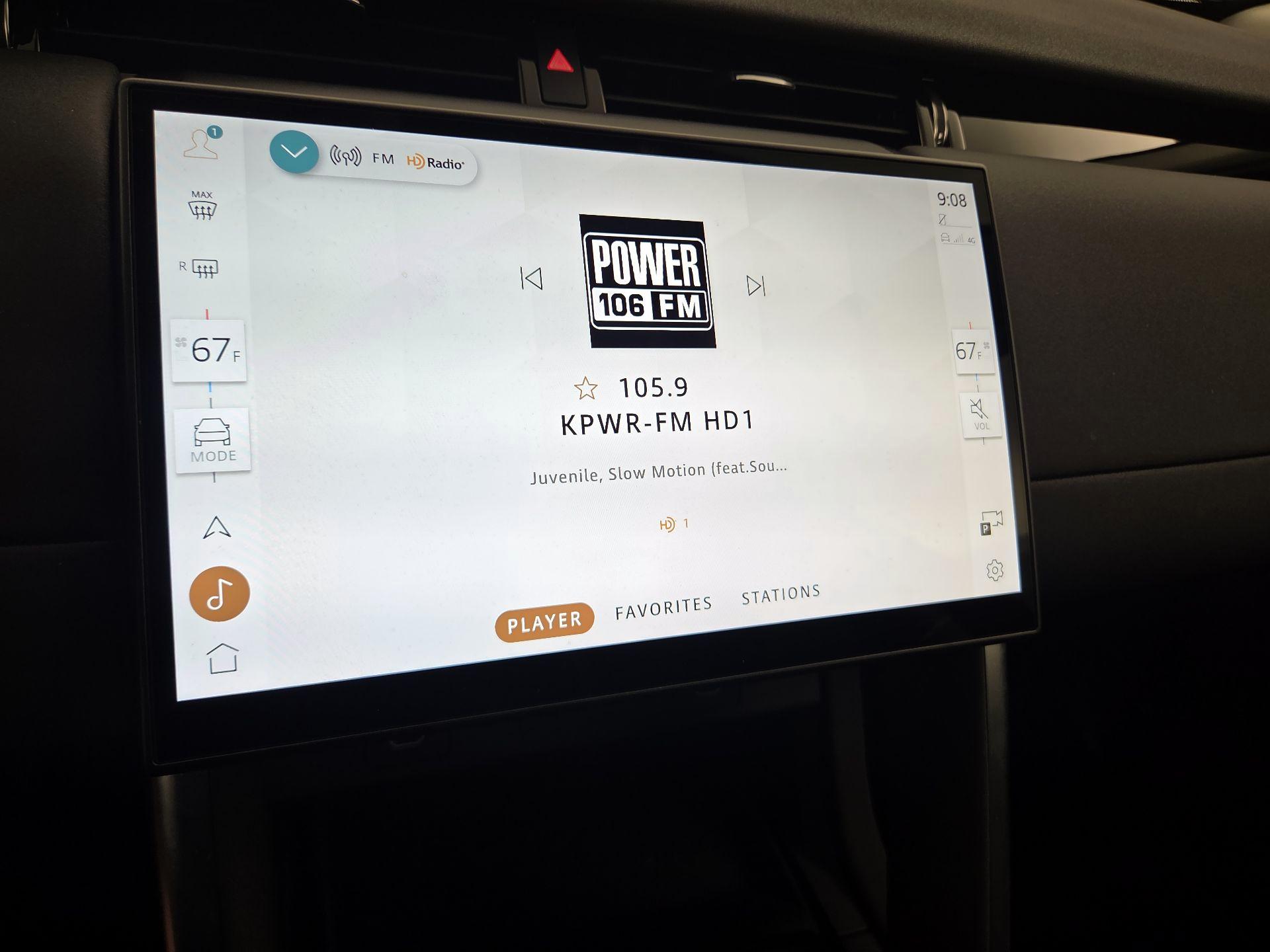 Thumbnail: 2024 Land Rover Discovery Sport - 16