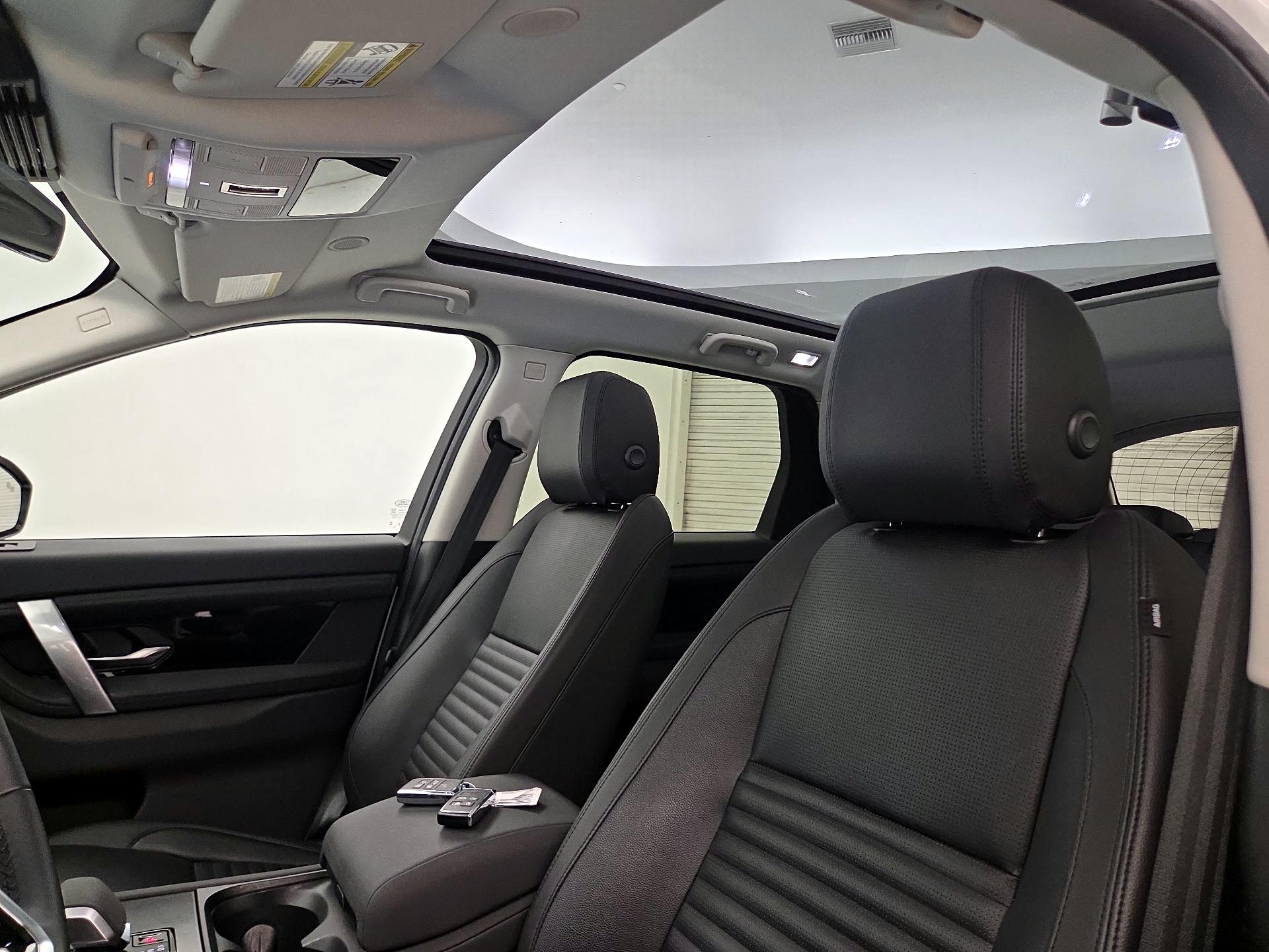 Thumbnail: 2024 Land Rover Discovery Sport - 20