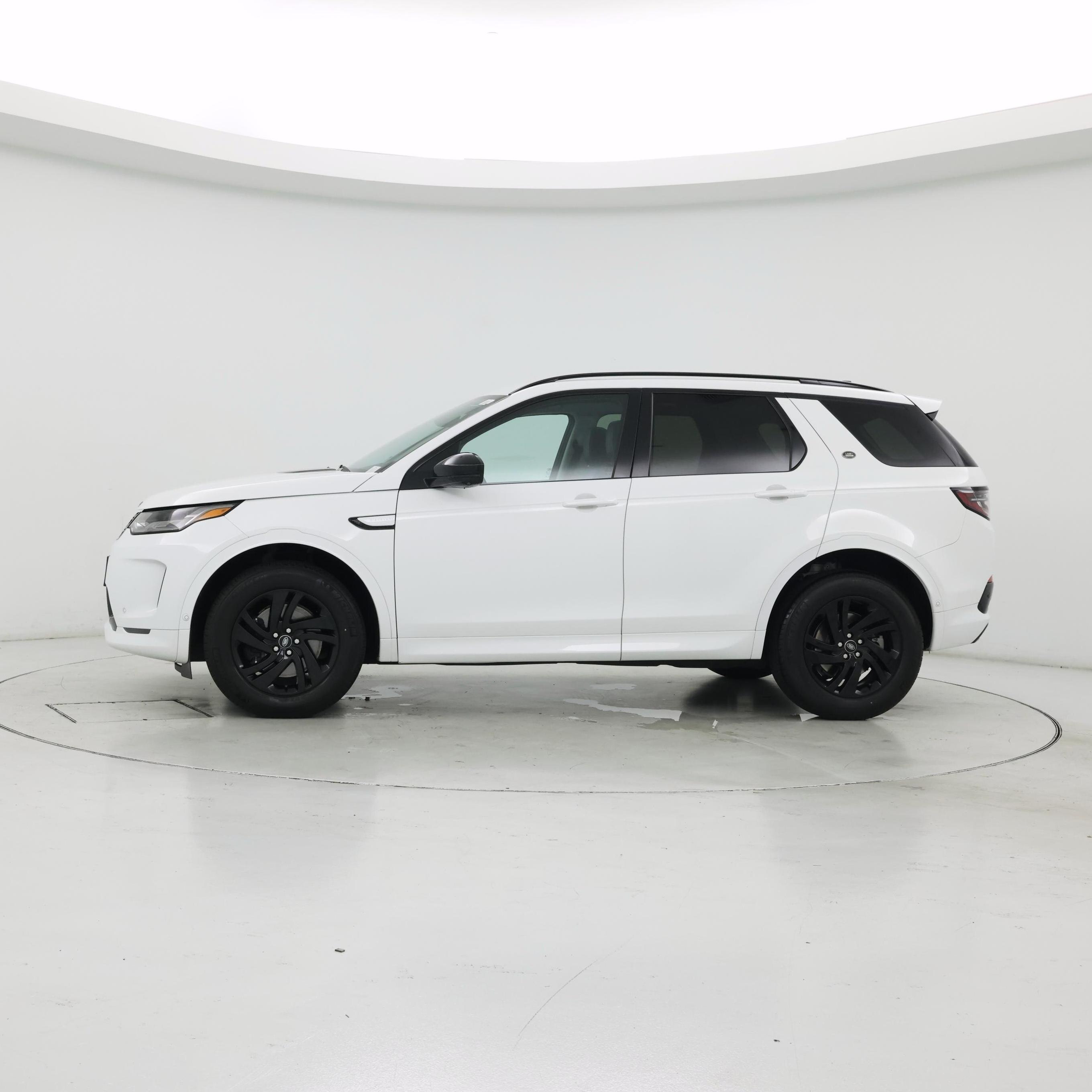 Thumbnail: 2024 Land Rover Discovery Sport - 3