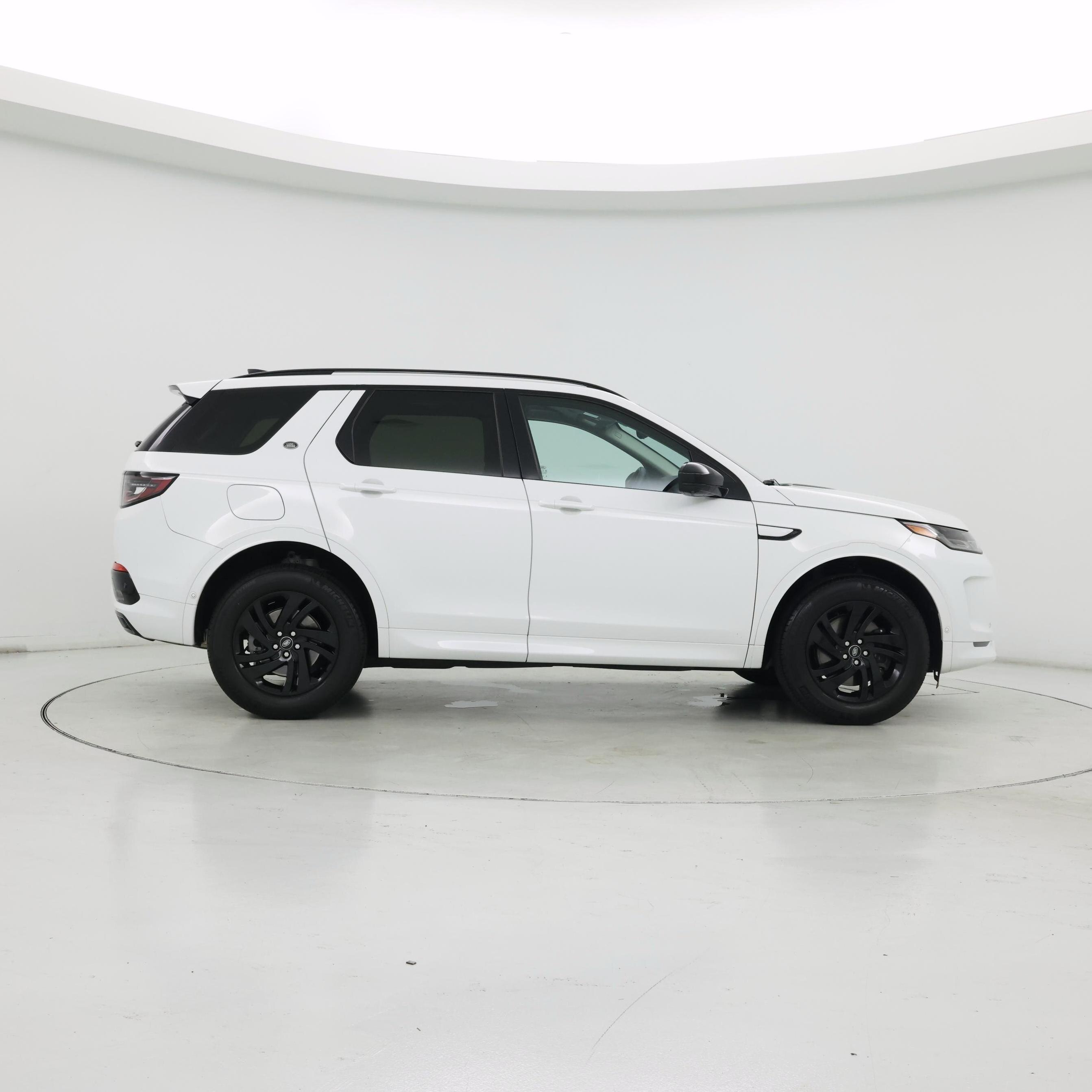 Thumbnail: 2024 Land Rover Discovery Sport - 7