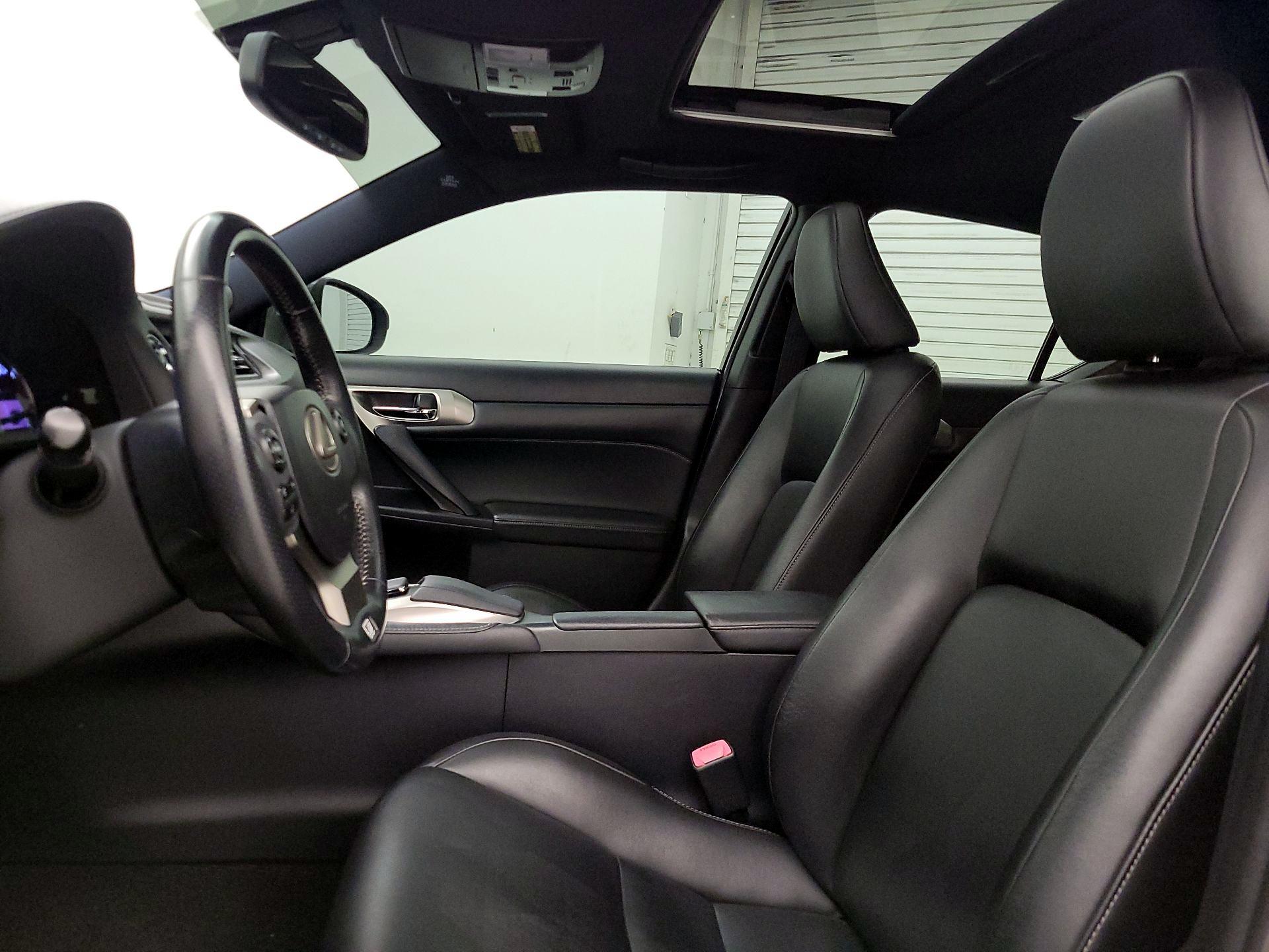 Thumbnail: 2015 Lexus CT - 20