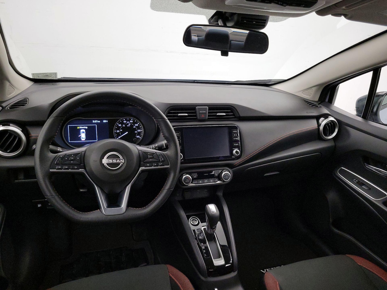 2025 Nissan Versa Sedan SR - Photo 10