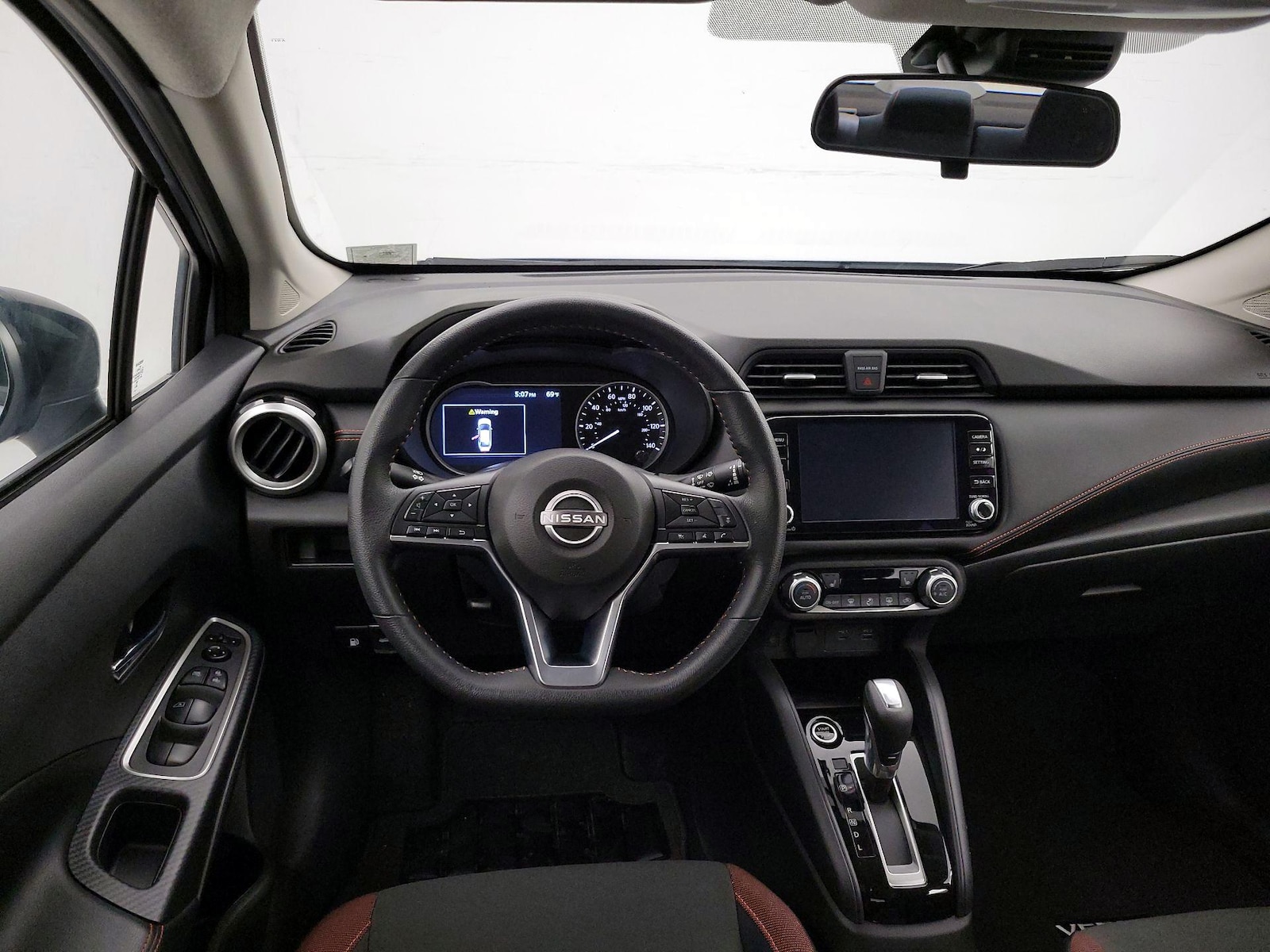 2025 Nissan Versa Sedan SR - Photo 11