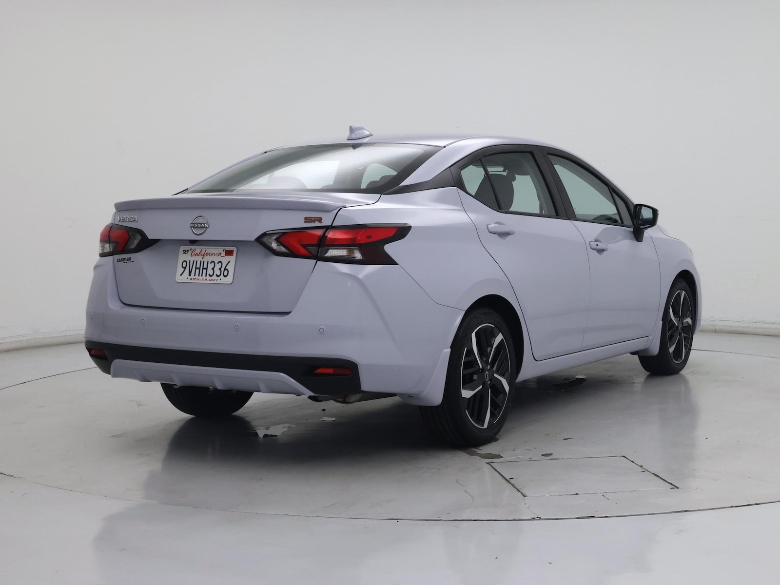 2025 Nissan Versa Sedan SR - Photo 9