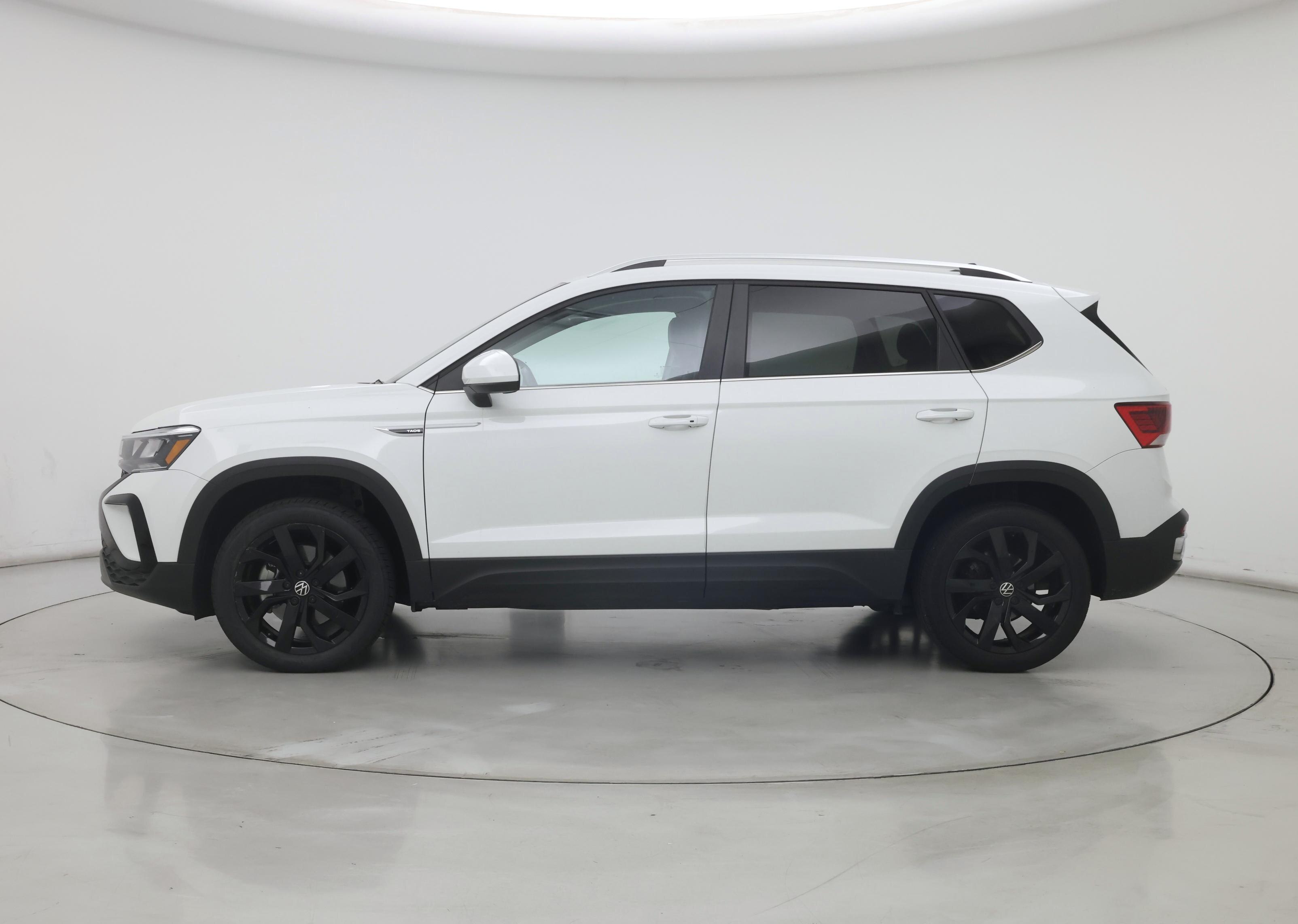 Thumbnail: 2023 Volkswagen Taos - 3