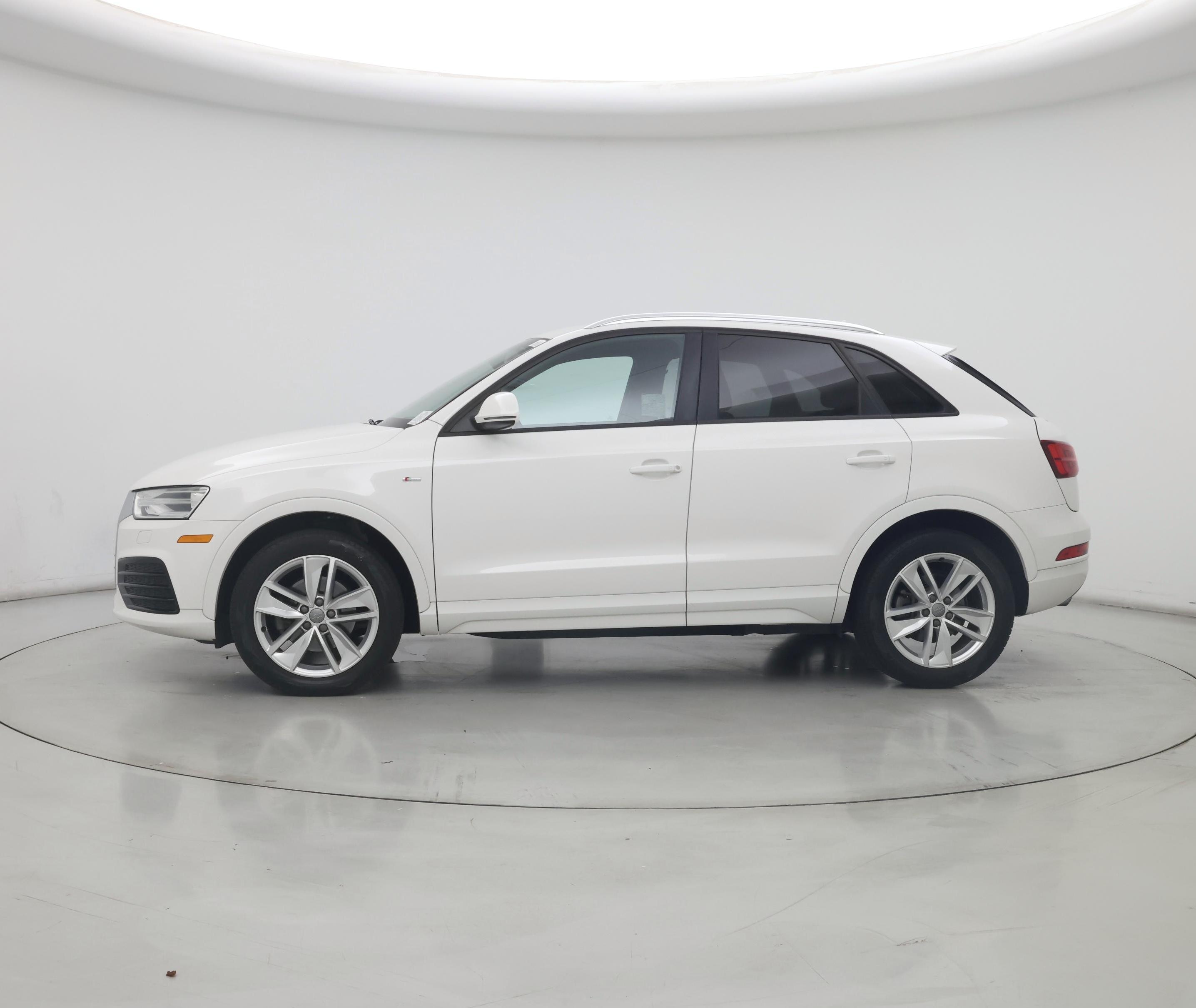 Thumbnail: 2018 Audi Q3 - 3