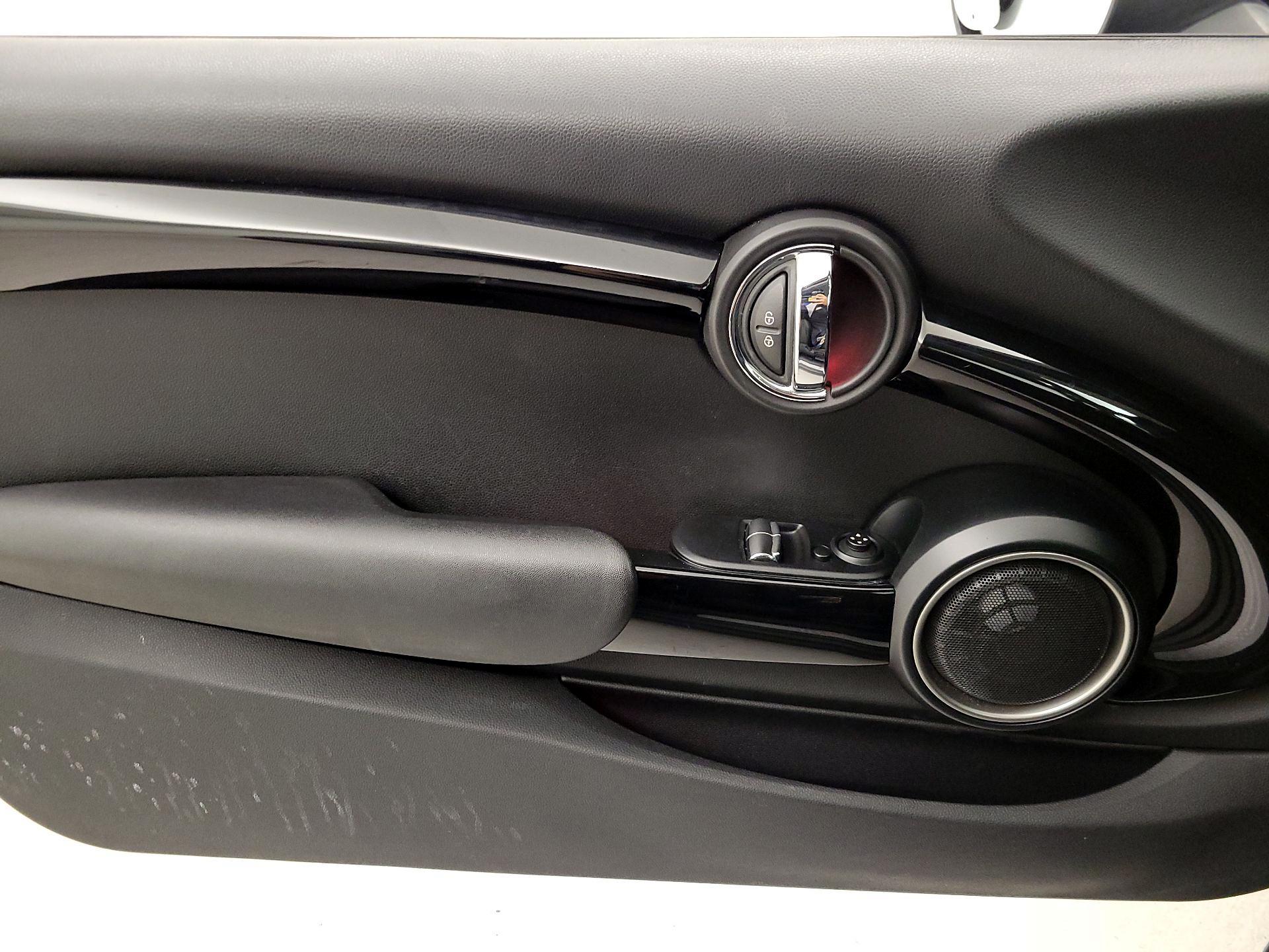 Thumbnail: 2015 MINI Cooper Hardtop - 12