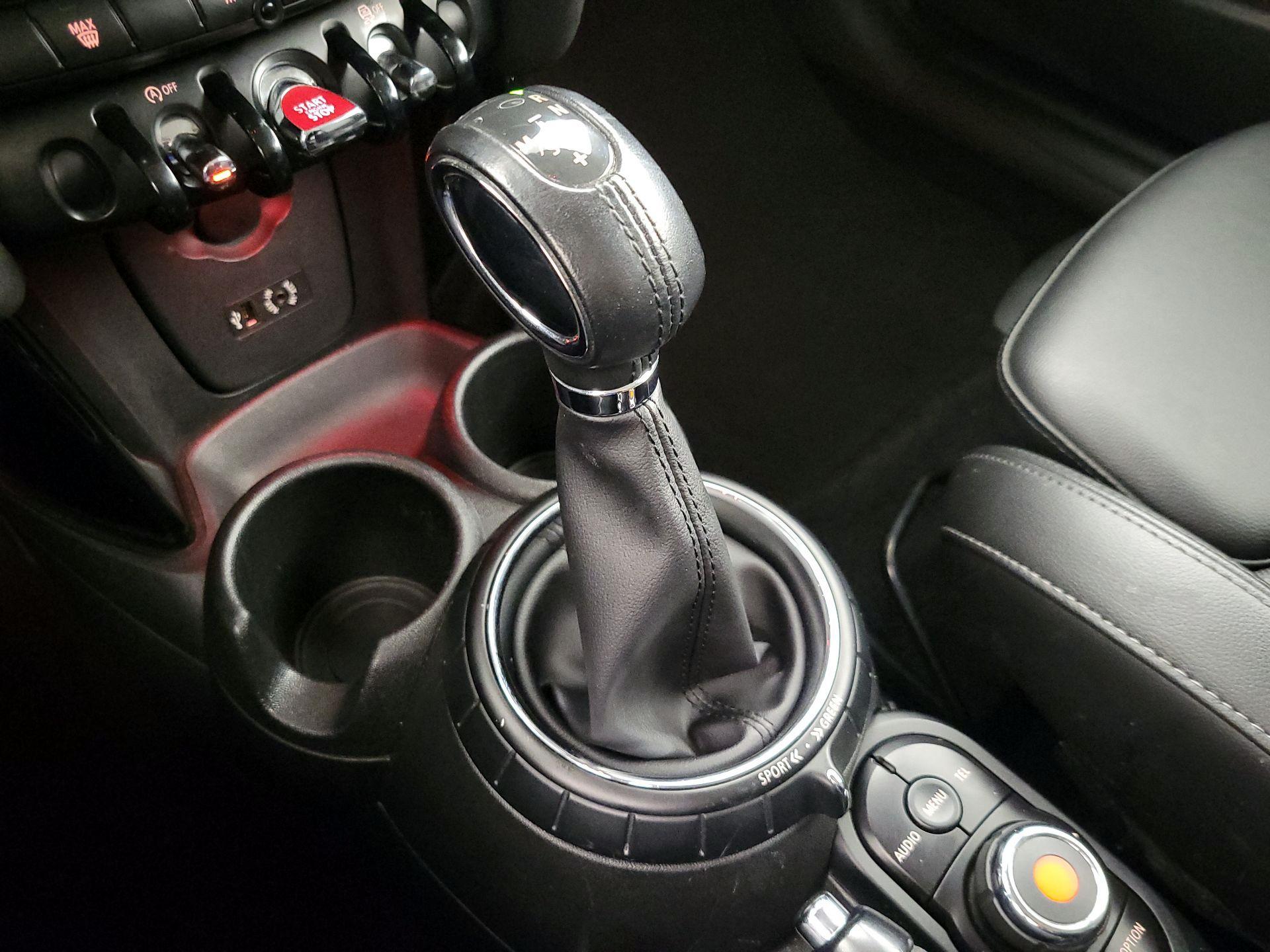 Thumbnail: 2015 MINI Cooper Hardtop - 16