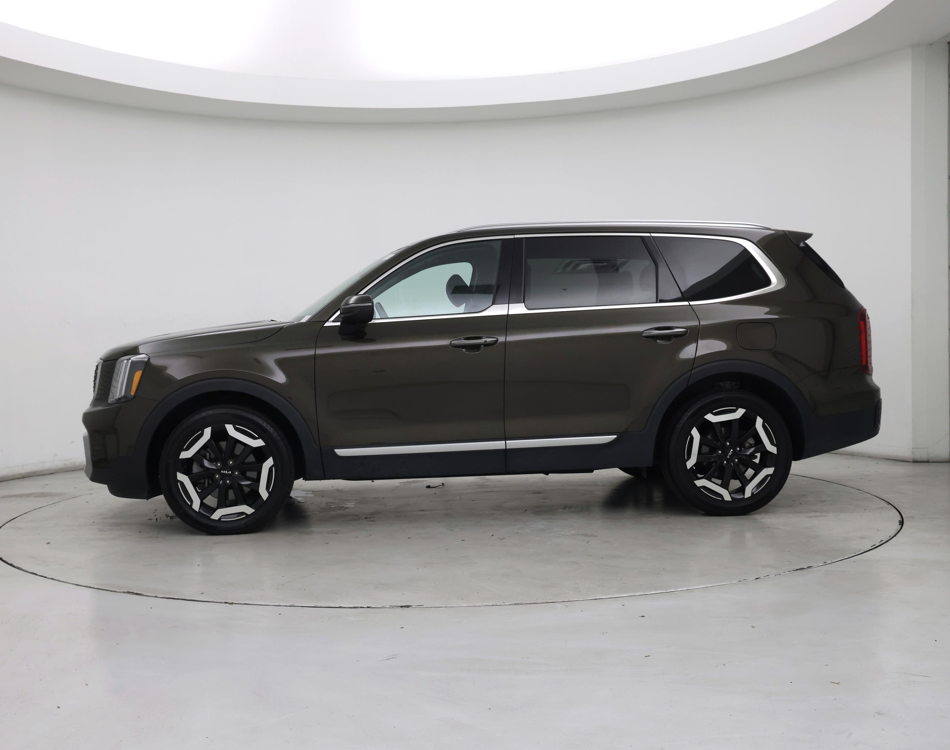 Thumbnail: 2023 Kia Telluride - 3