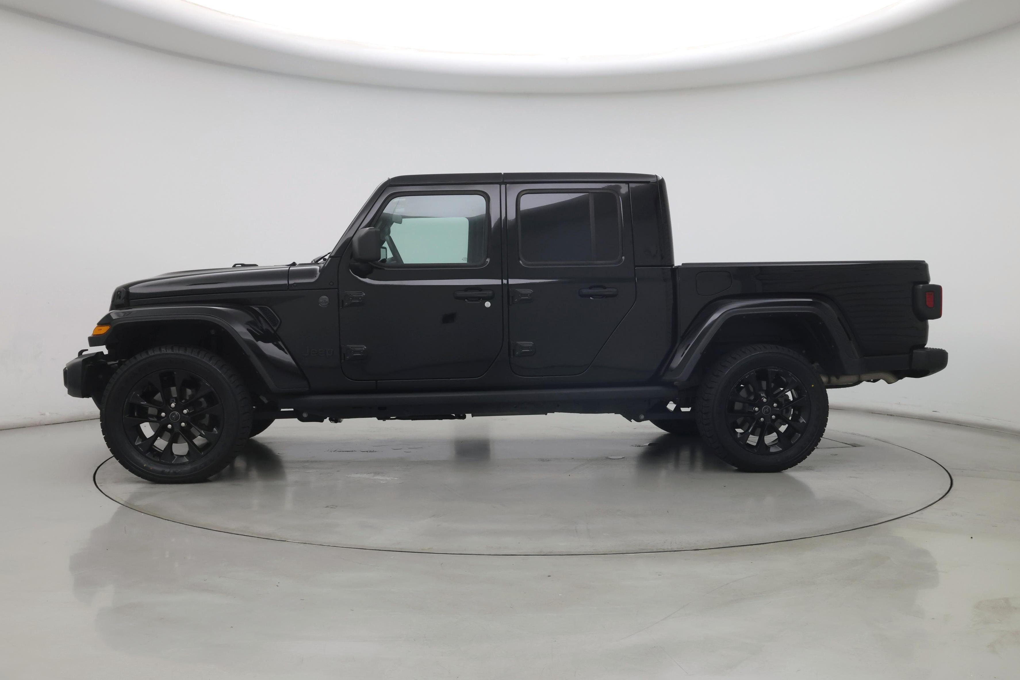Thumbnail: 2024 Jeep Gladiator - 3