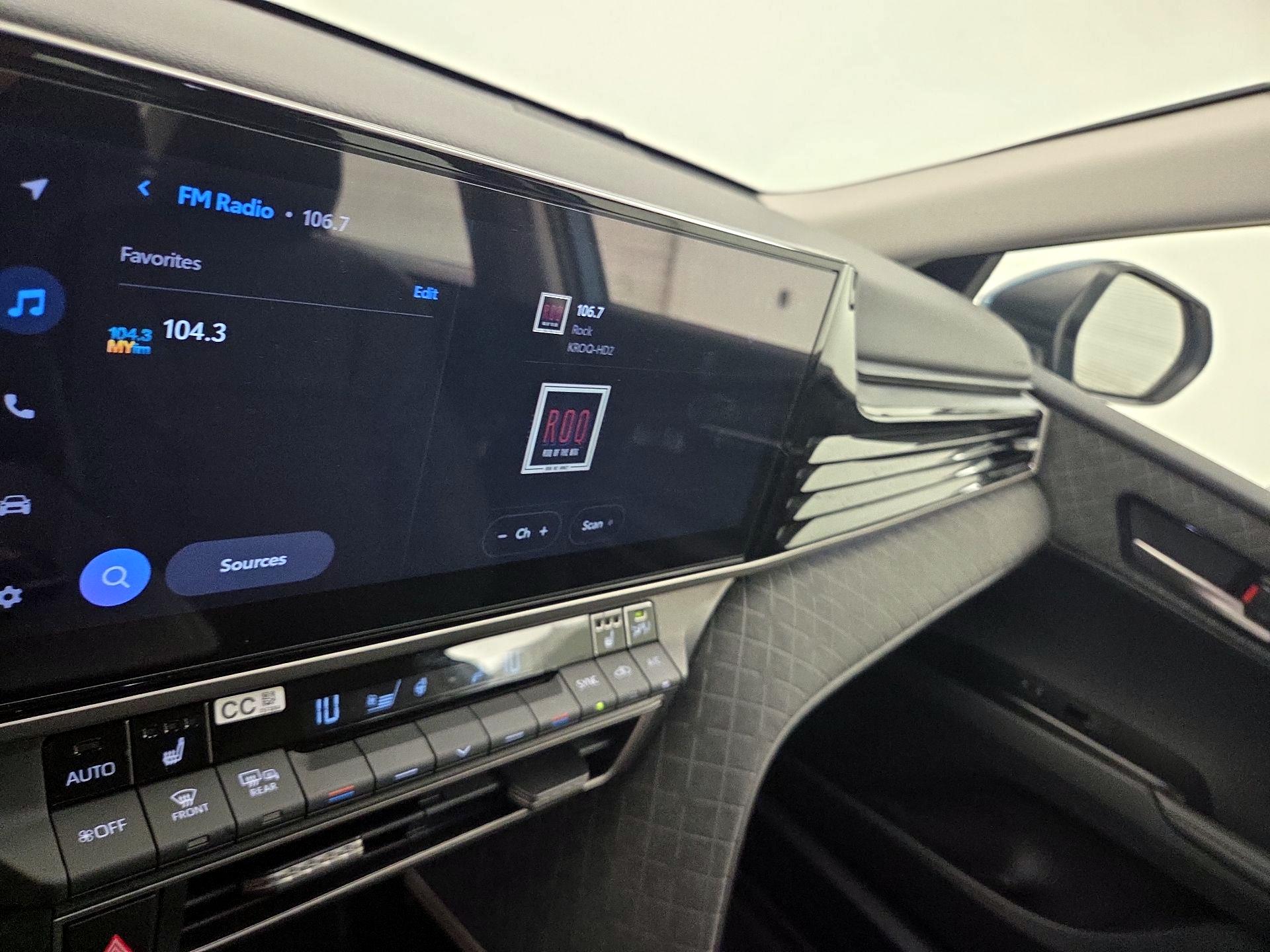 Thumbnail: 2025 Toyota Camry - 15