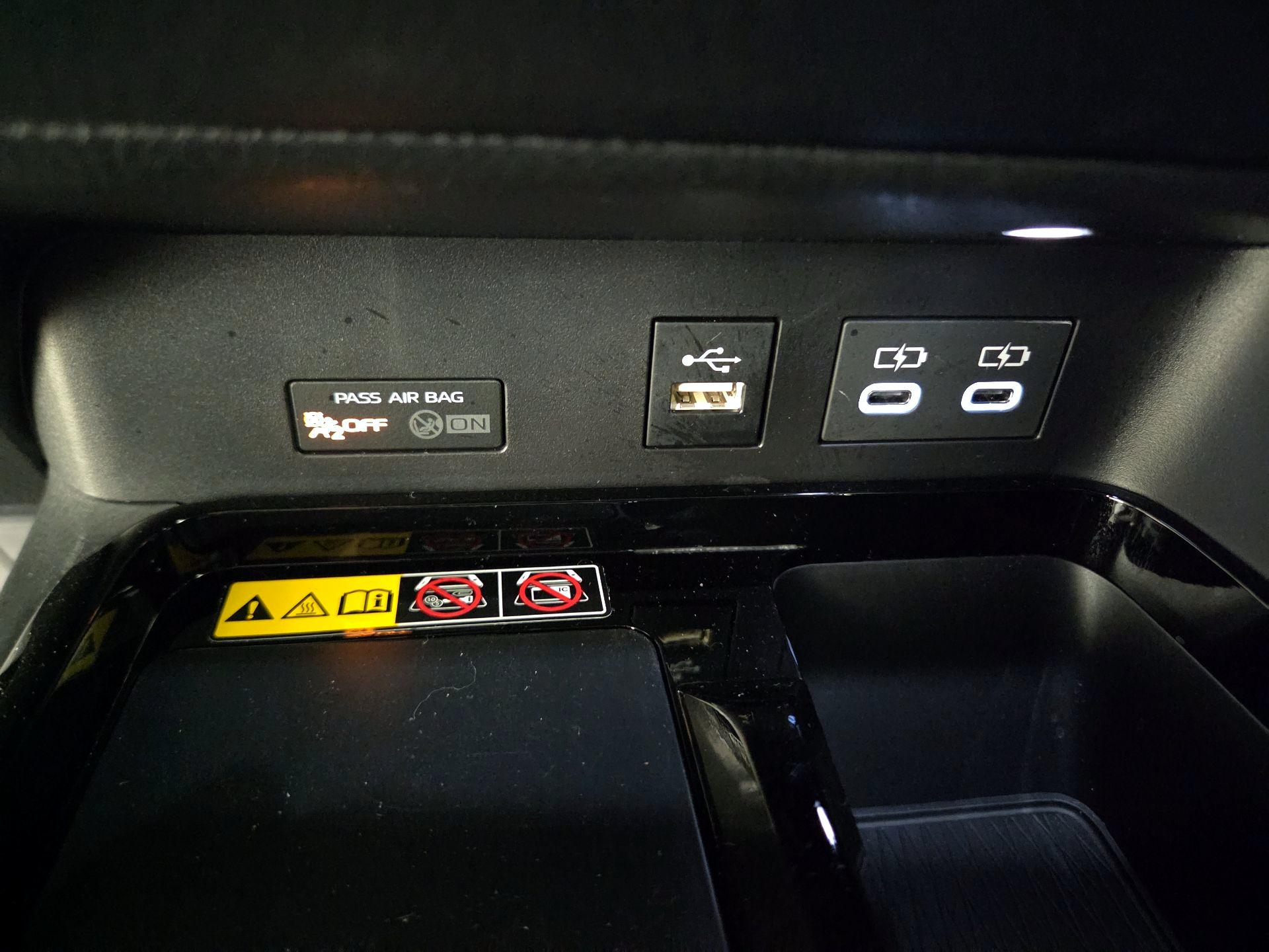 Thumbnail: 2025 Toyota Camry - 18