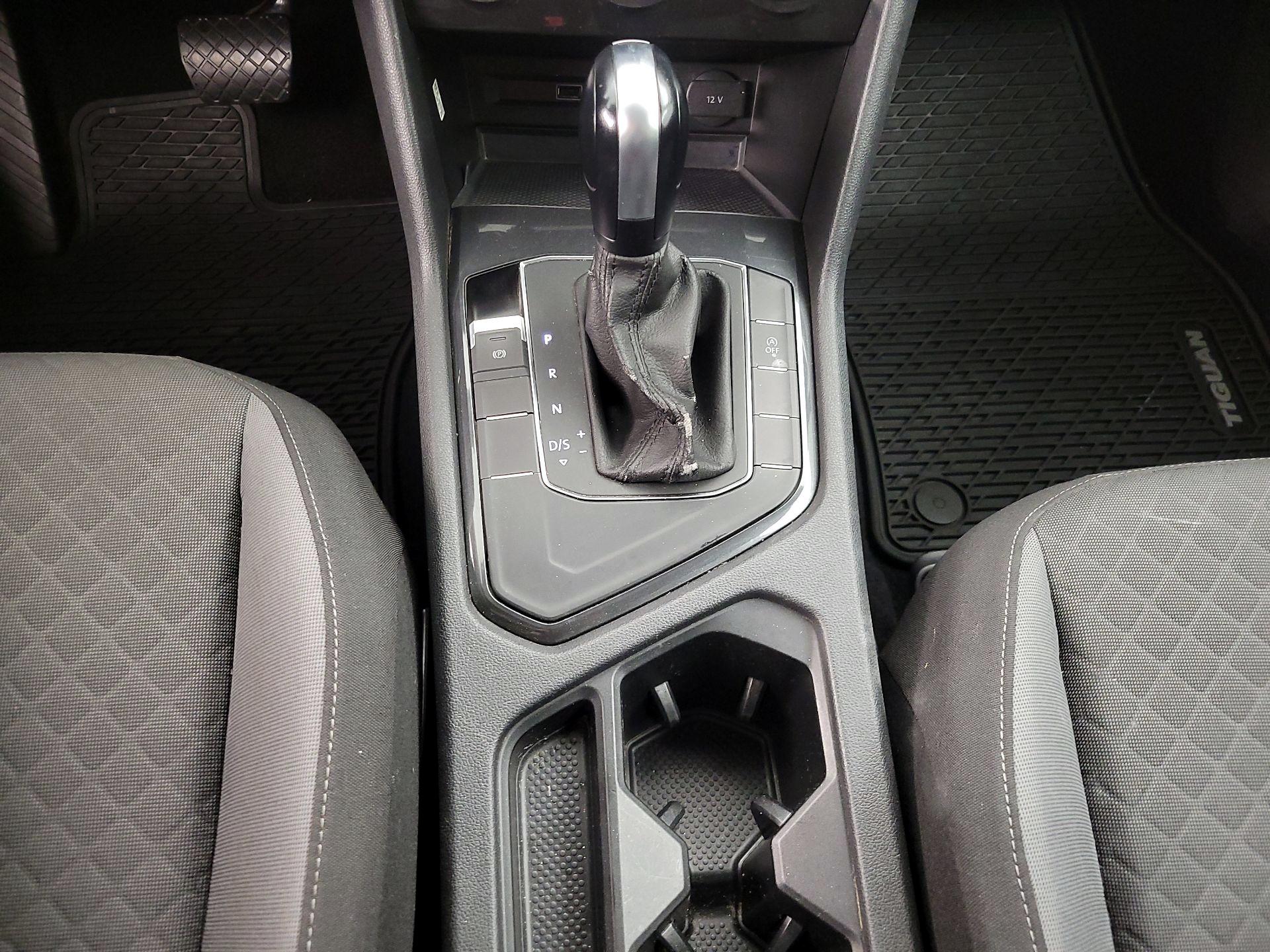 Thumbnail: 2018 Volkswagen Tiguan - 15