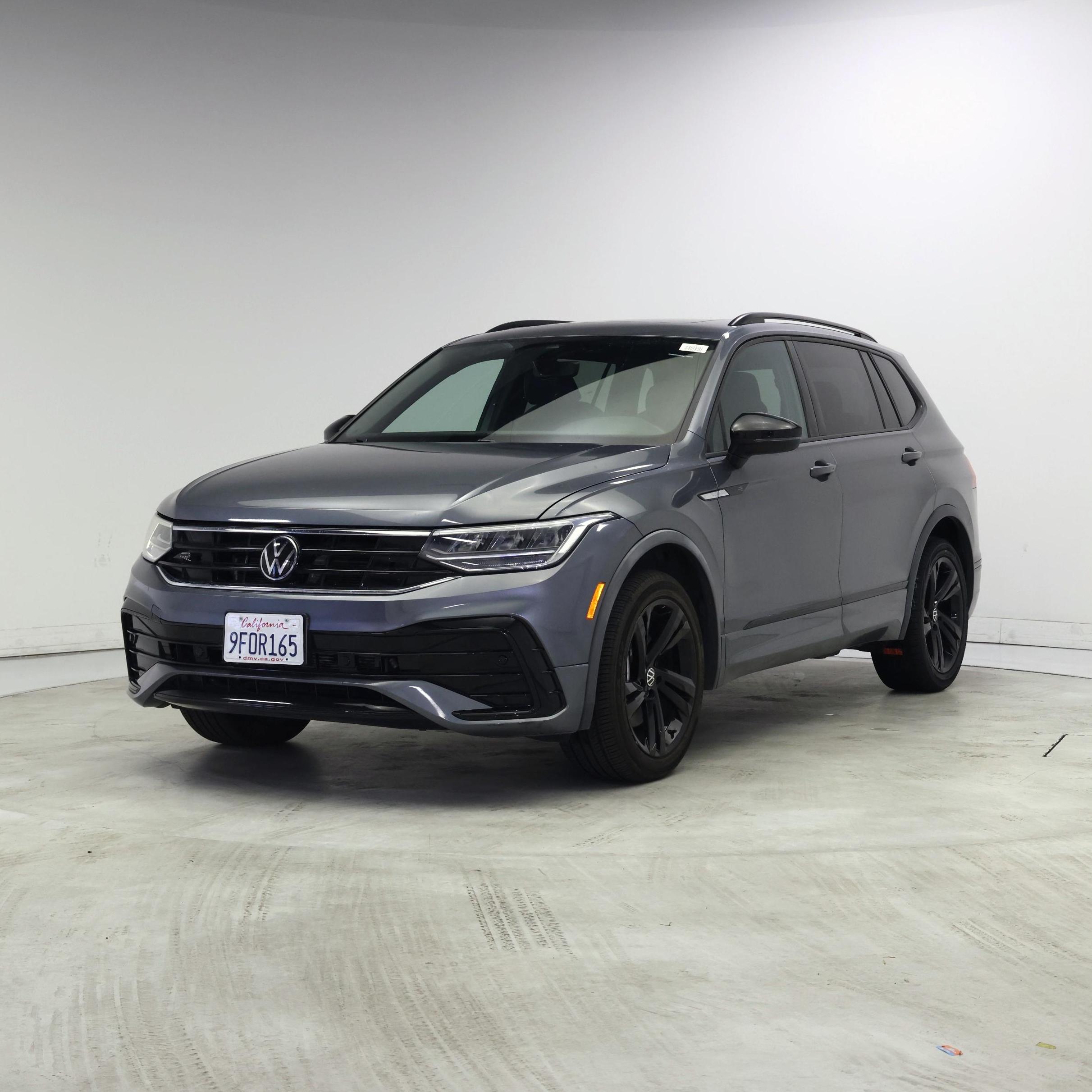 Thumbnail: 2023 Volkswagen Tiguan - 4