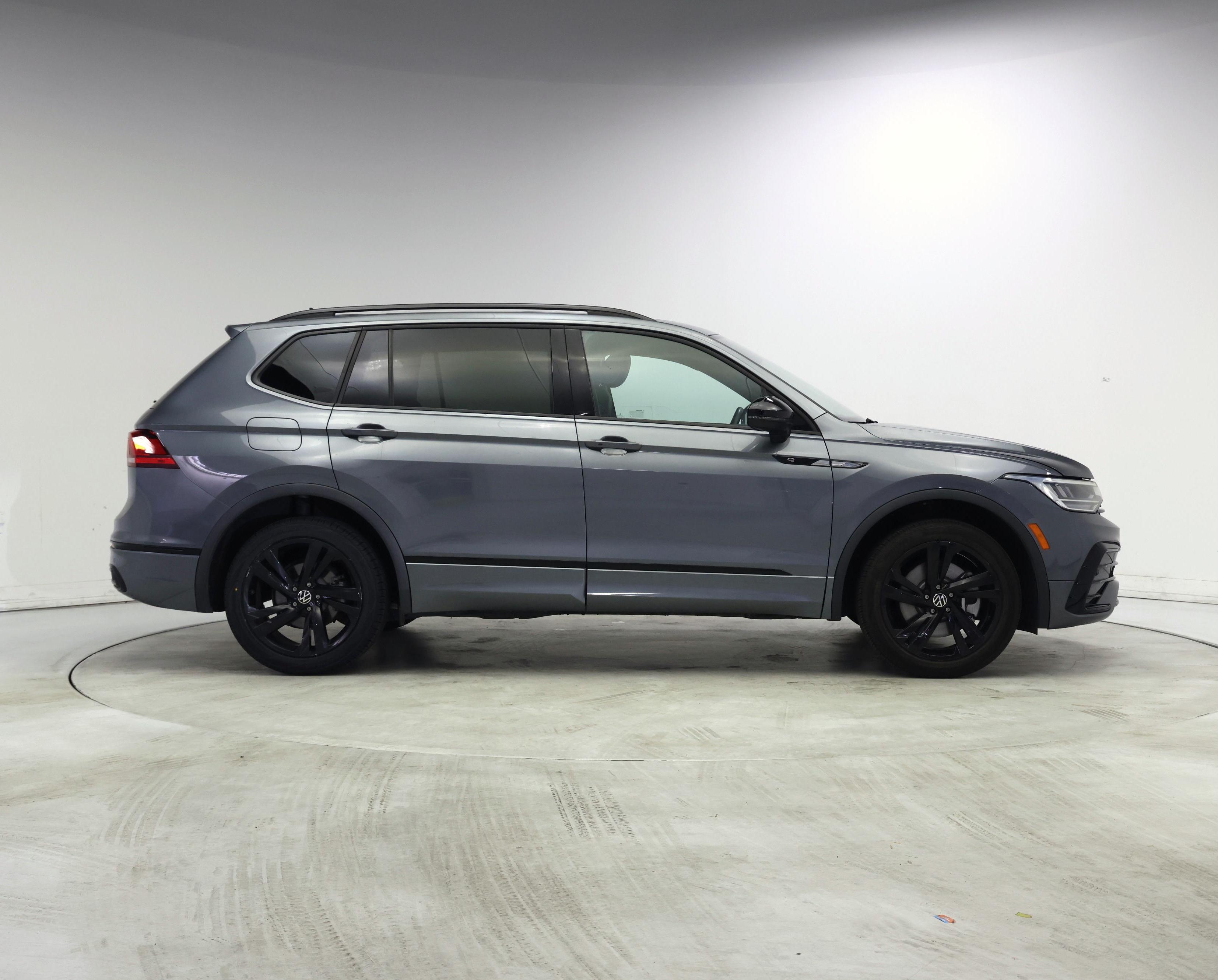 Thumbnail: 2023 Volkswagen Tiguan - 7