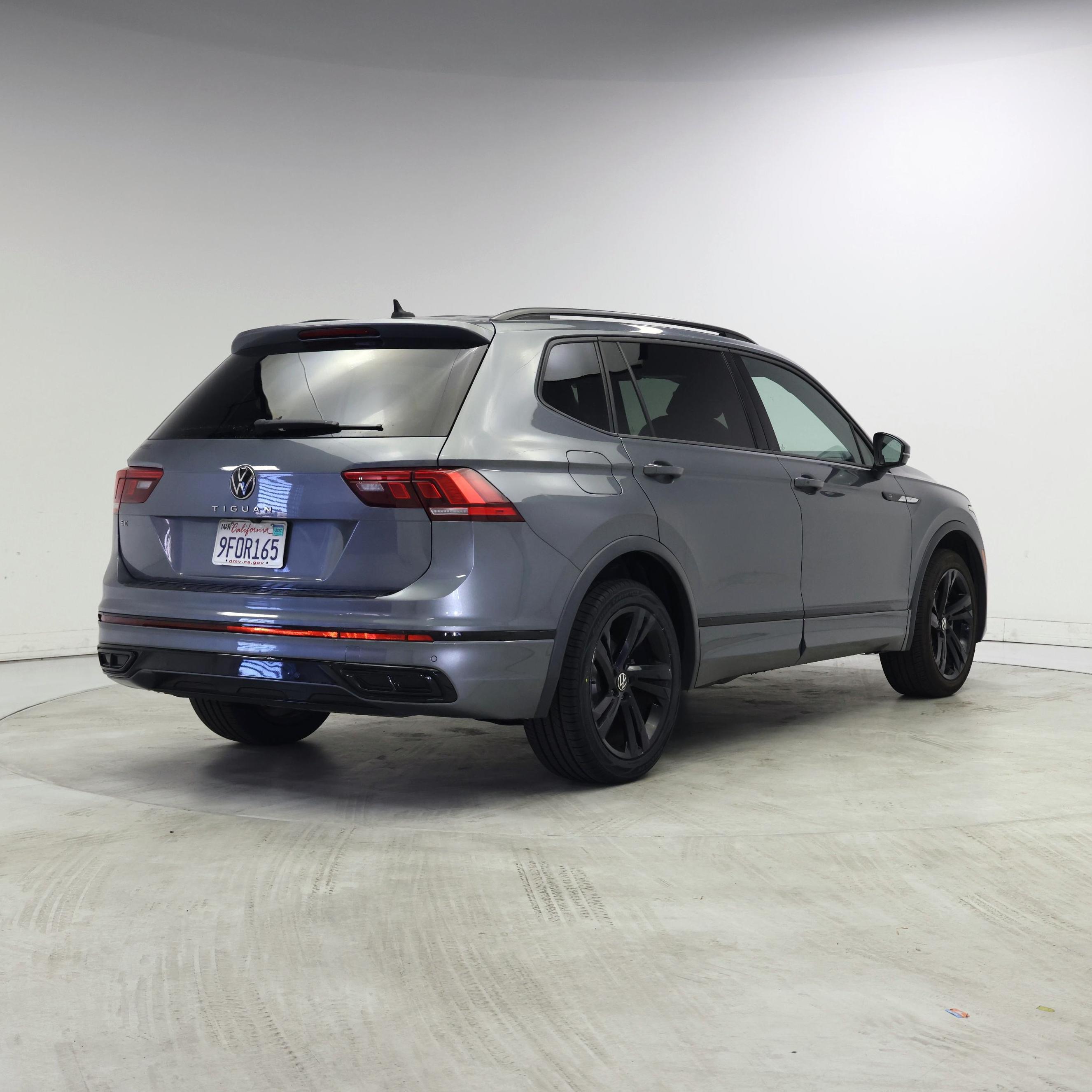 Thumbnail: 2023 Volkswagen Tiguan - 8